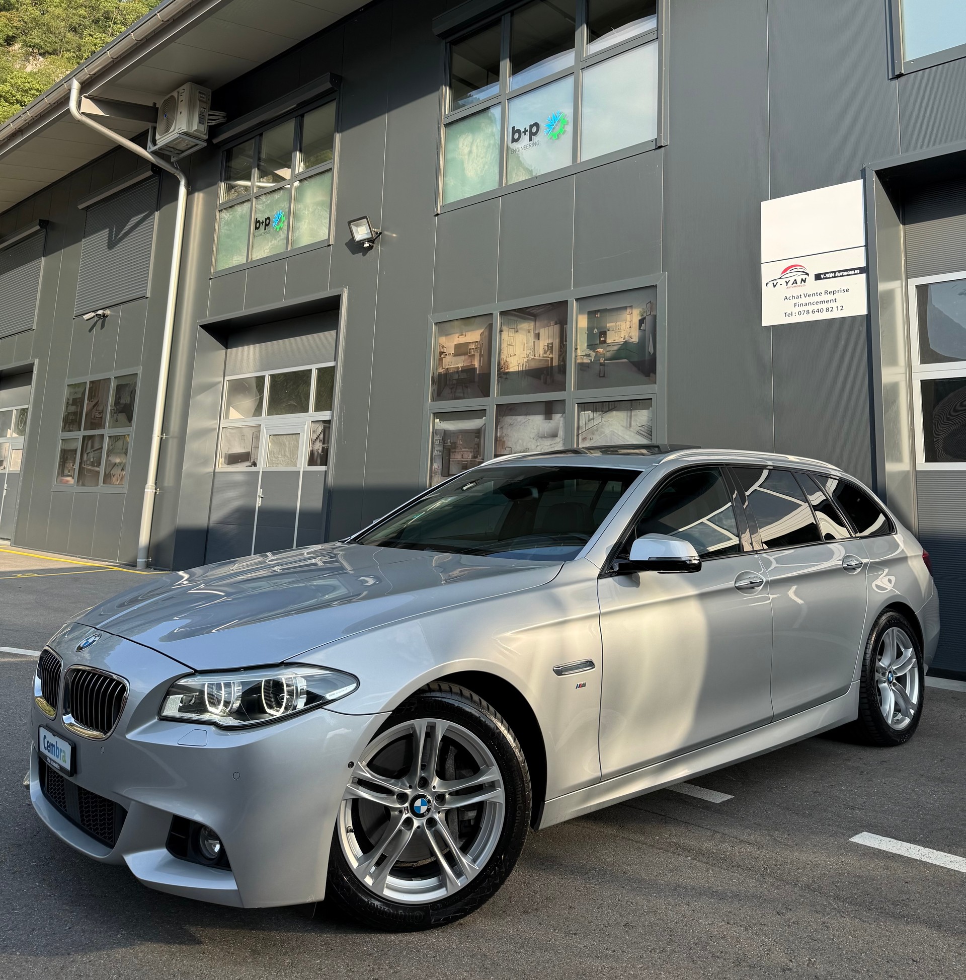 BMW 530d xDrive Touring Pack-M Steptronic-image-0