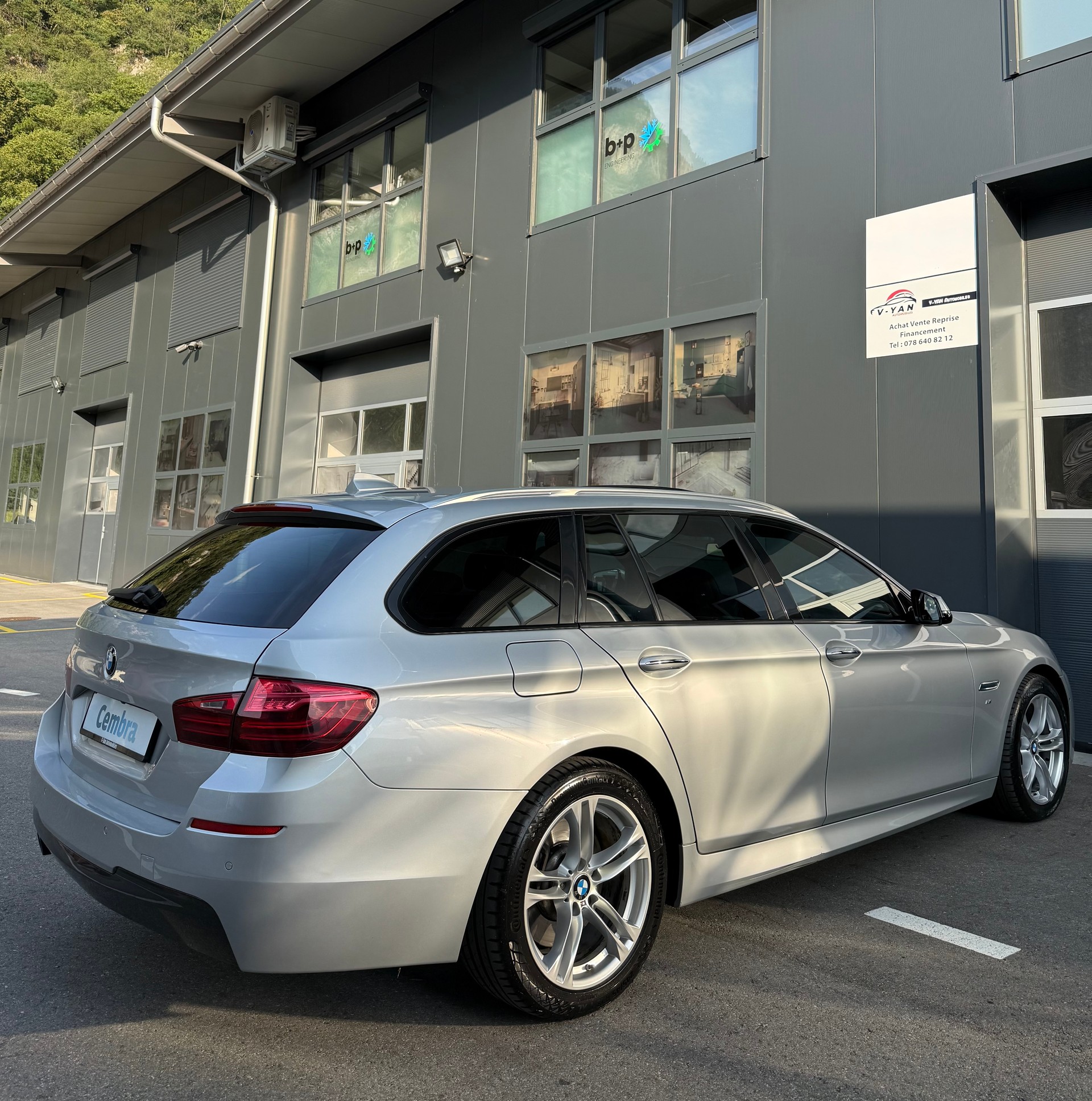 BMW 530d xDrive Touring Pack-M Steptronic-image-6