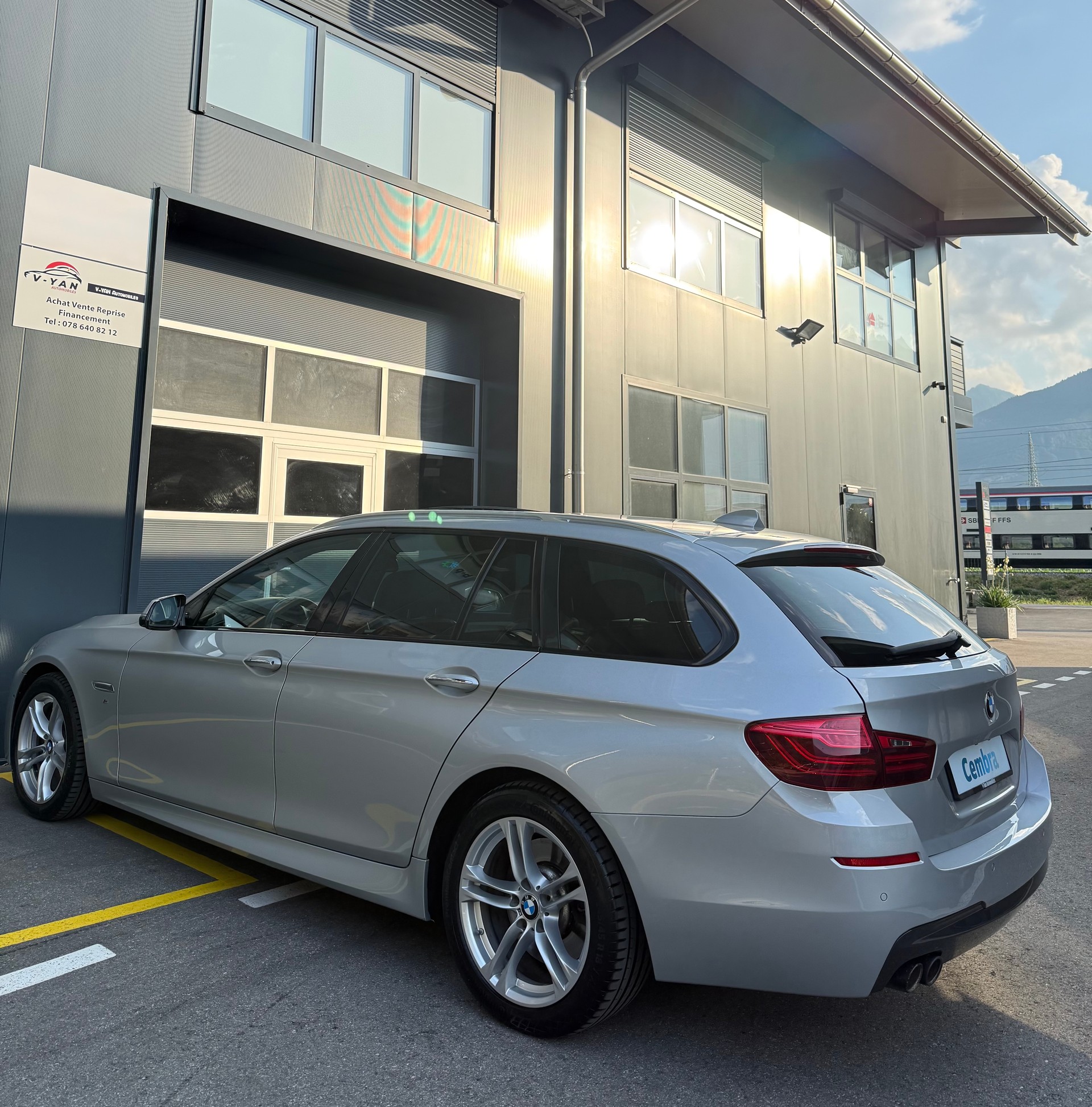 BMW 530d xDrive Touring Pack-M Steptronic-image-7