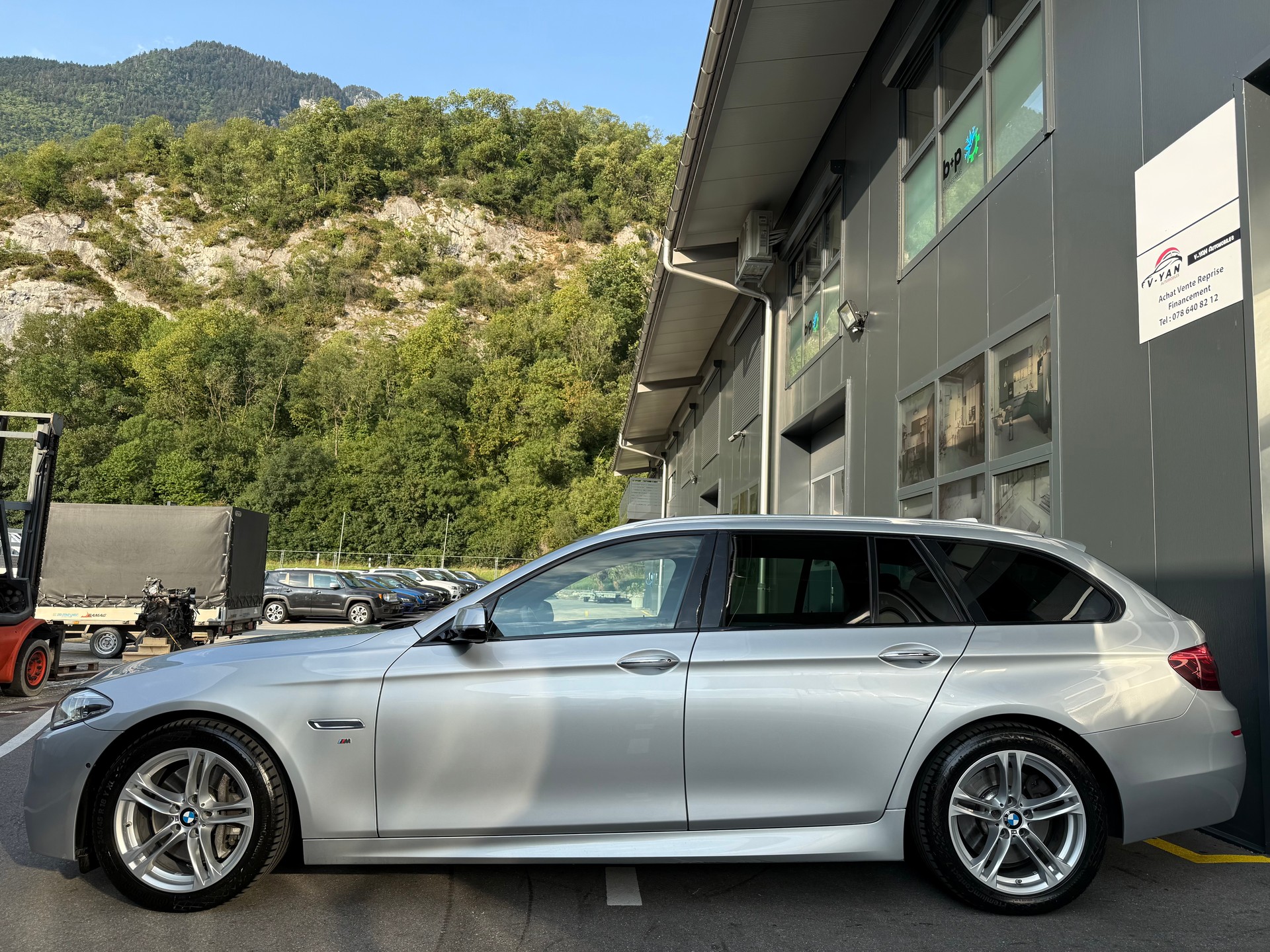 BMW 530d xDrive Touring Pack-M Steptronic-image-3