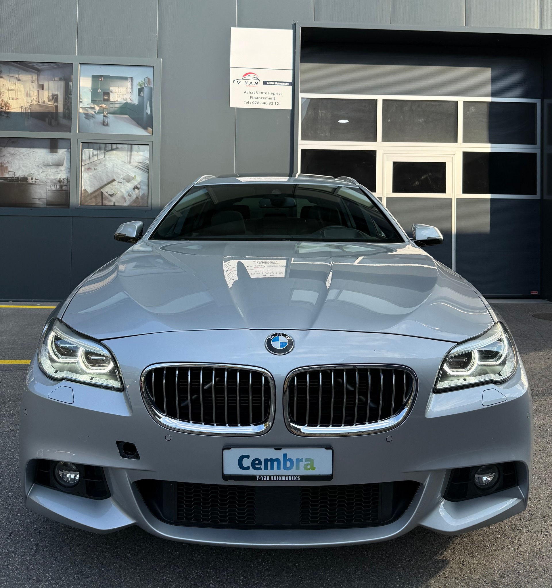BMW 530d xDrive Touring Pack-M Steptronic-image-2