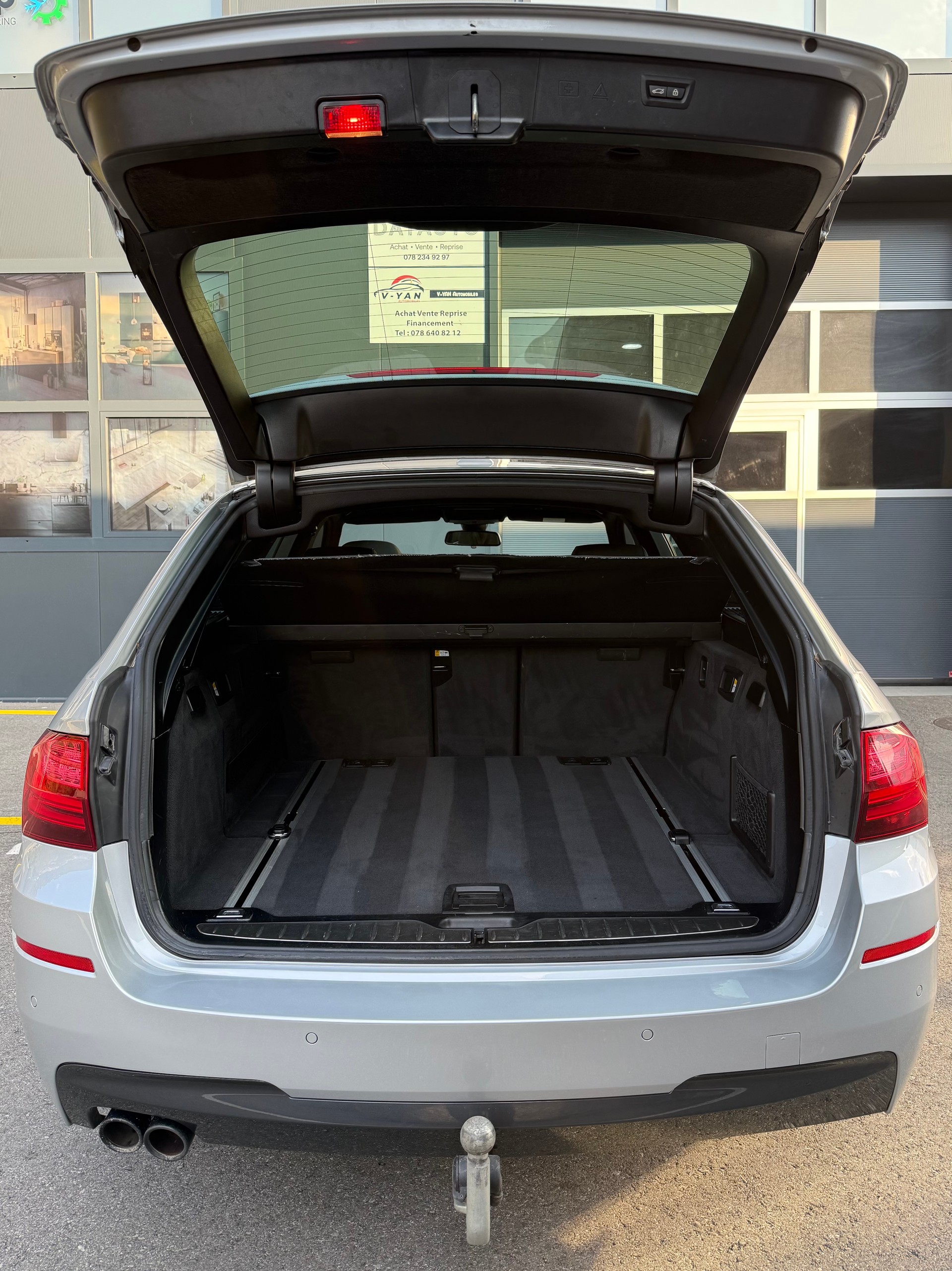 BMW 530d xDrive Touring Pack-M Steptronic-image-5