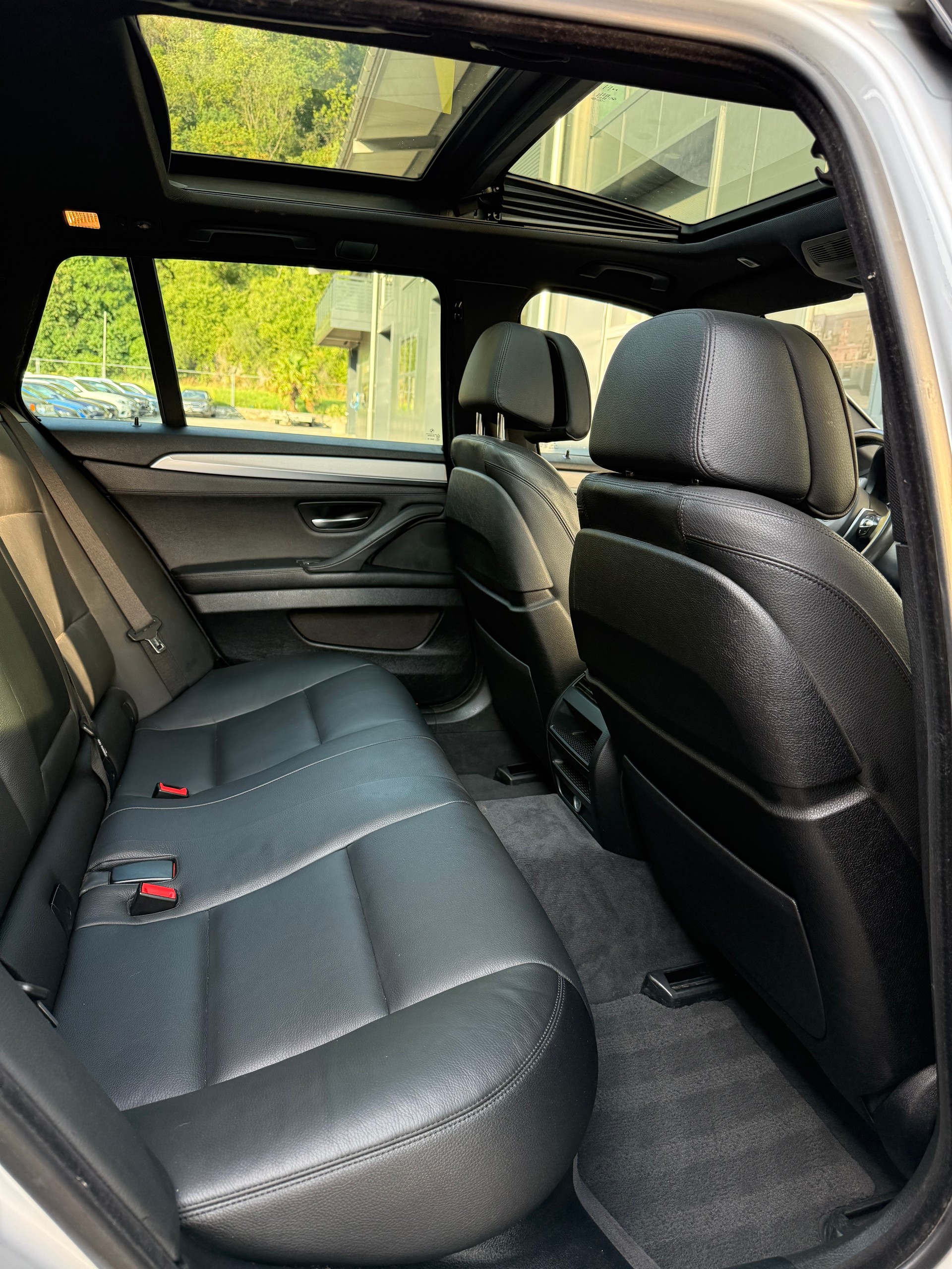 BMW 530d xDrive Touring Pack-M Steptronic-image-8