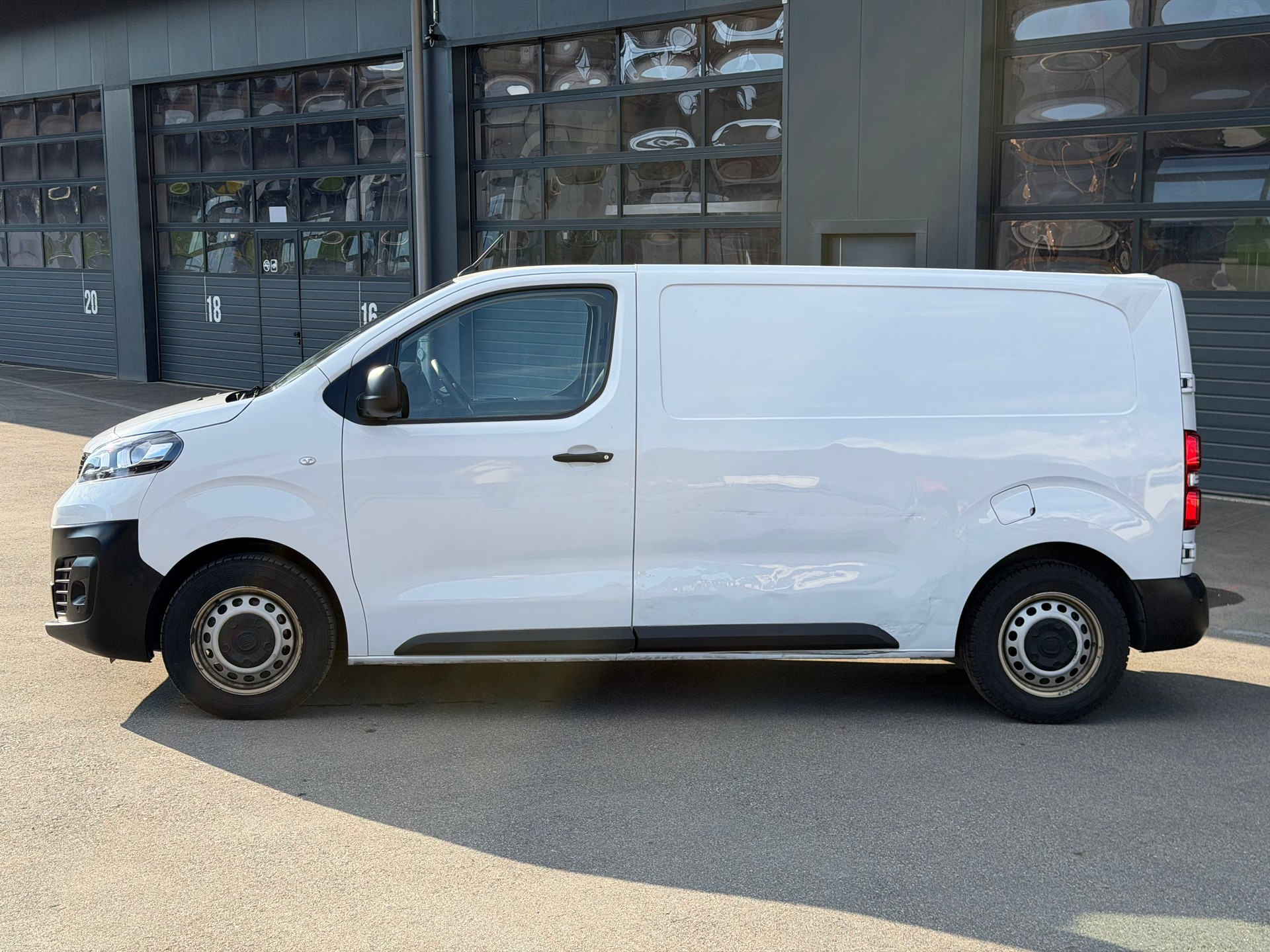 FIAT Scudo 2.0 MJ L2 | Automat | Navi | Rückfahrkamera | ACC | Totwinkel | Klima-image-2