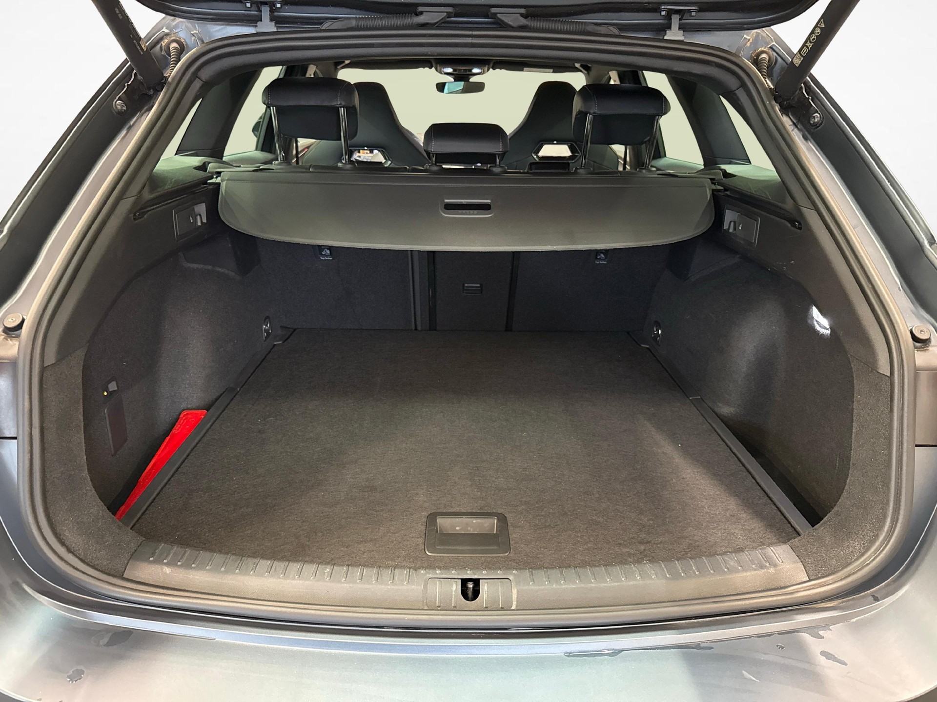 CUPRA Leon ST 2.0 TSI 310 VZ 4Drive DSG-image-11