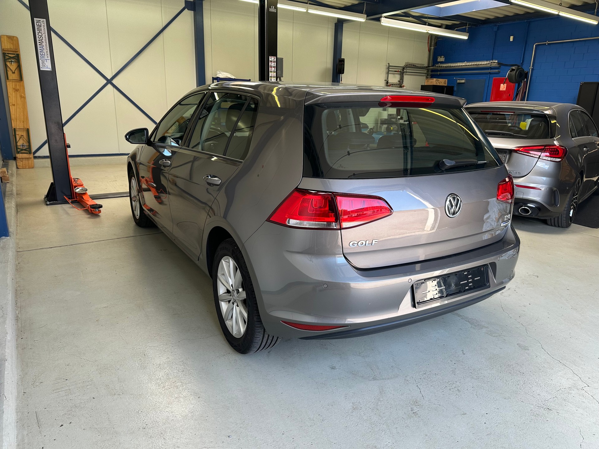 VW 1.2 TSI Lounge-image-3