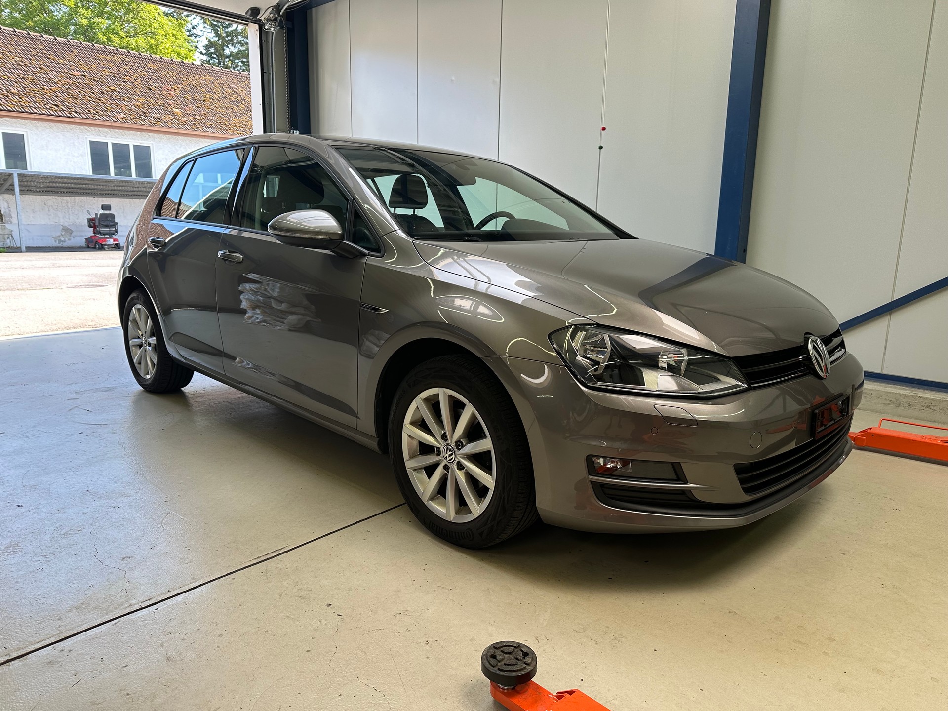 VW 1.2 TSI Lounge-image-0