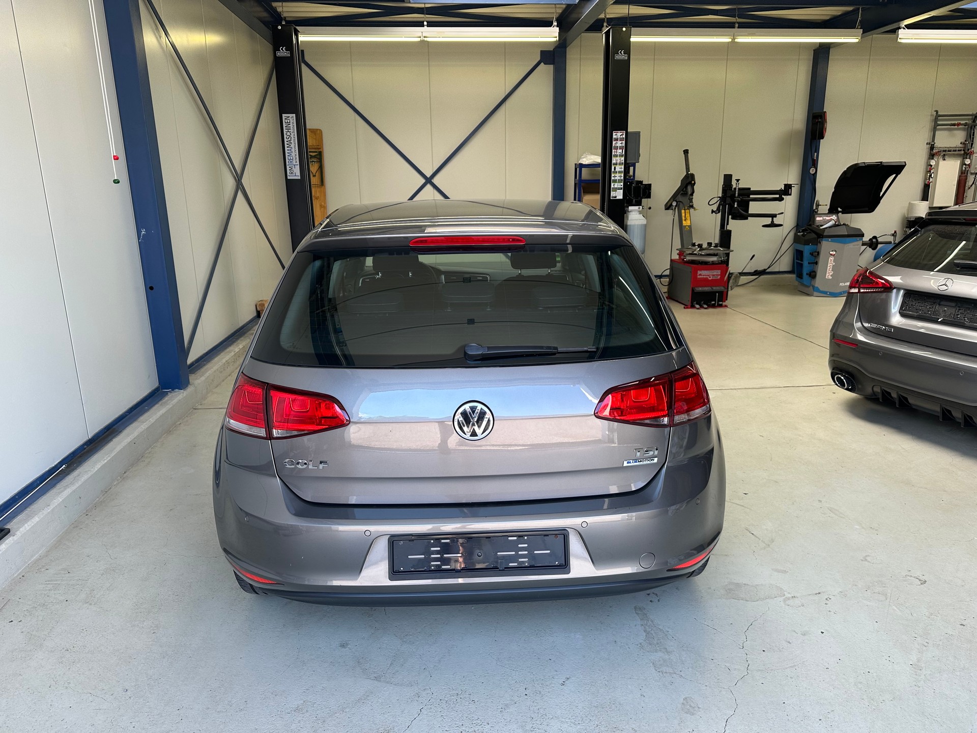 VW 1.2 TSI Lounge-image-4