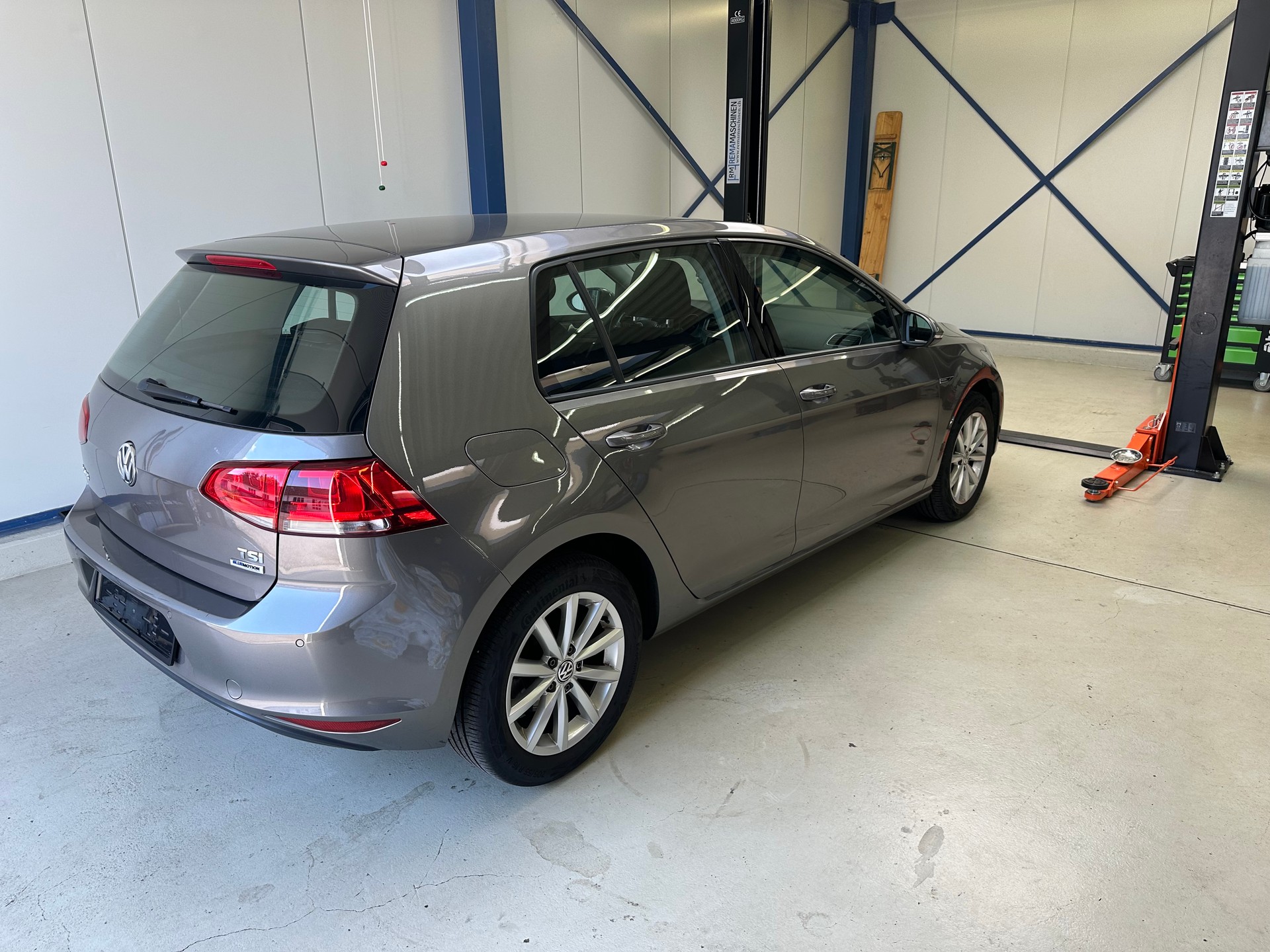 VW 1.2 TSI Lounge-image-5