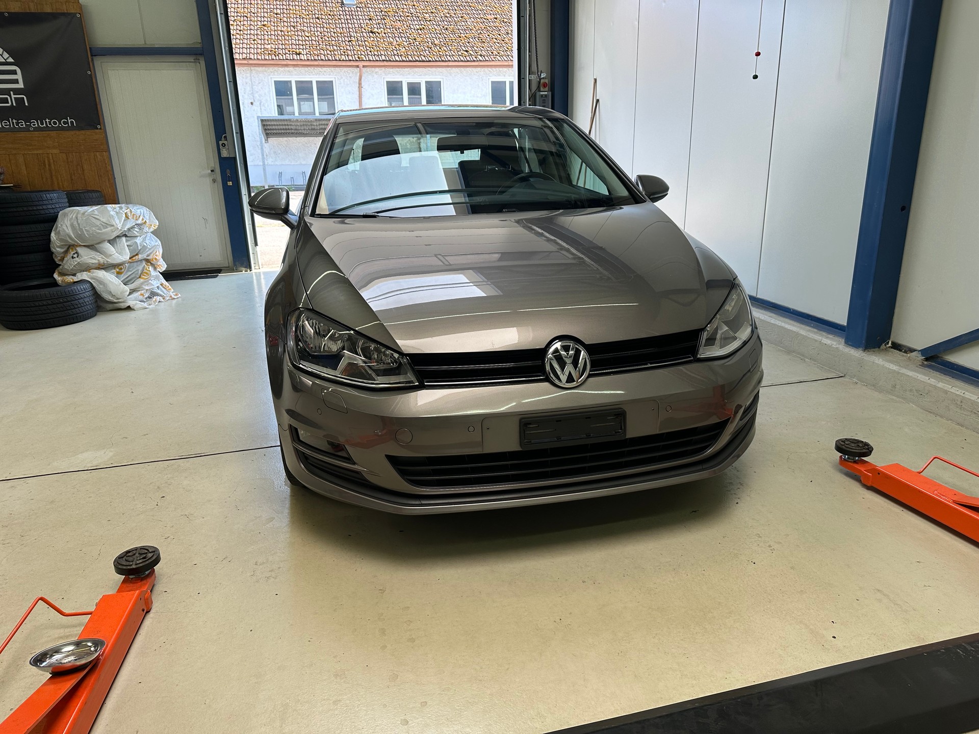 VW 1.2 TSI Lounge-image-1