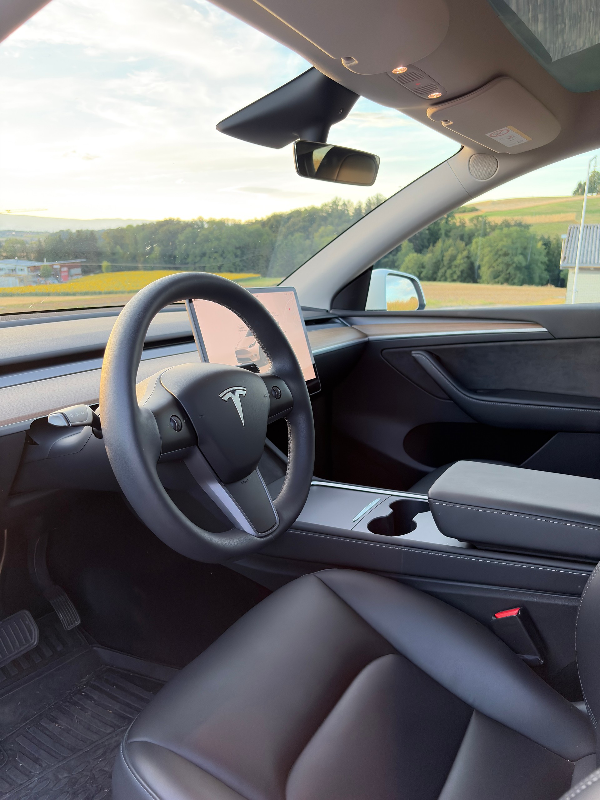 TESLA Model Y Long Range AWD // Enhanced Autopilot - AMD Ryzen - Ultraschallsensoren - Anhängerkupplung - Homelink // 94% SoH-image-4