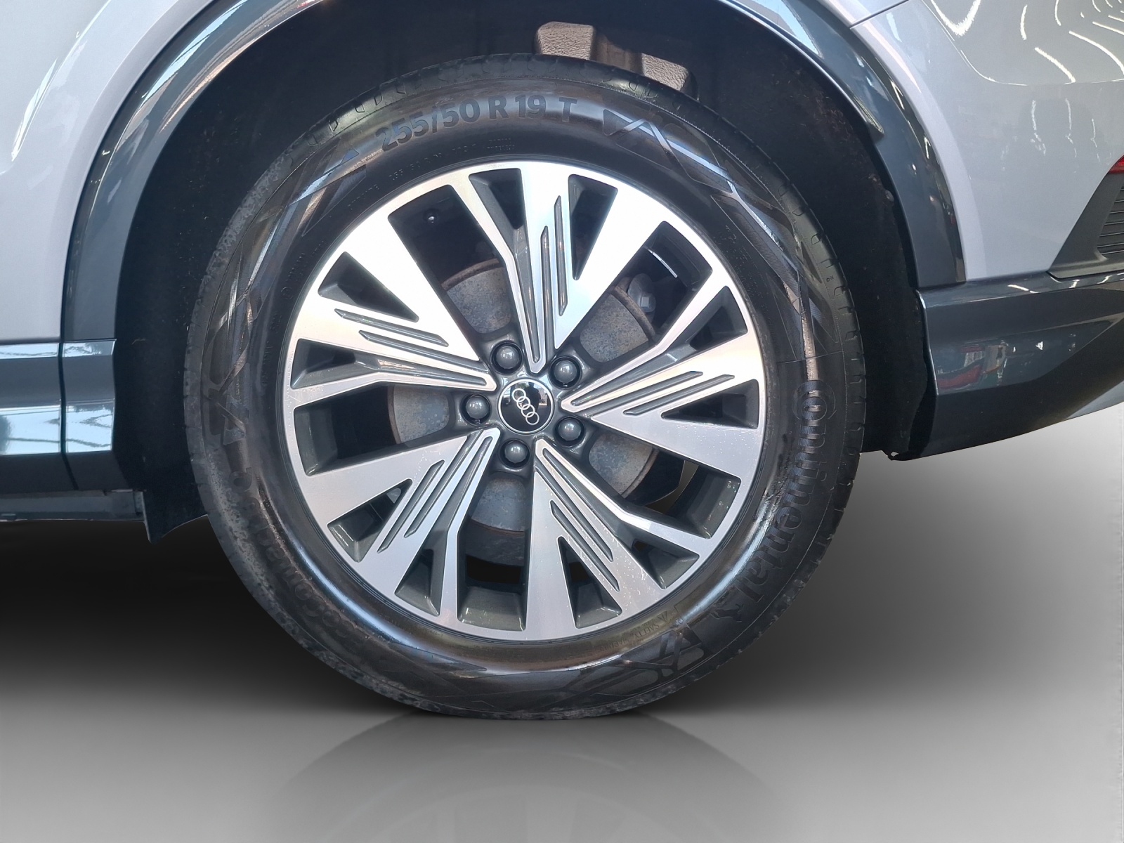 AUDI Q4 e-tron 50 quattro-image-14