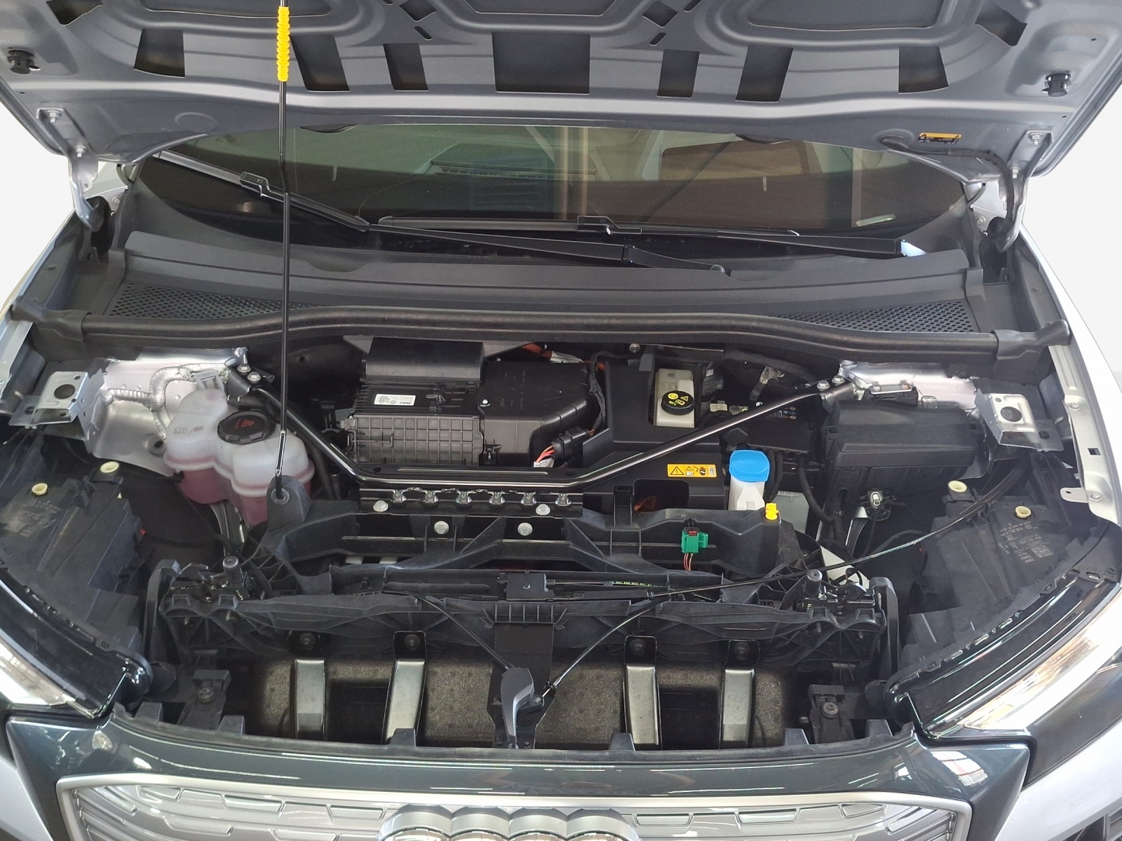 AUDI Q4 e-tron 50 quattro-image-16
