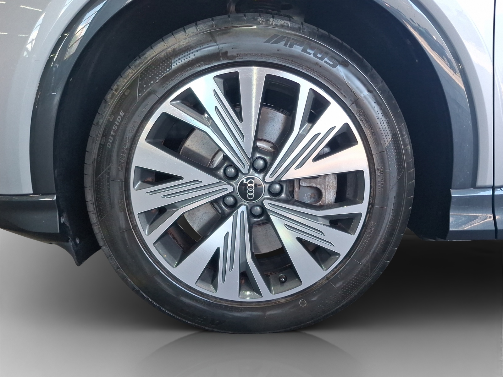 AUDI Q4 e-tron 50 quattro-image-15