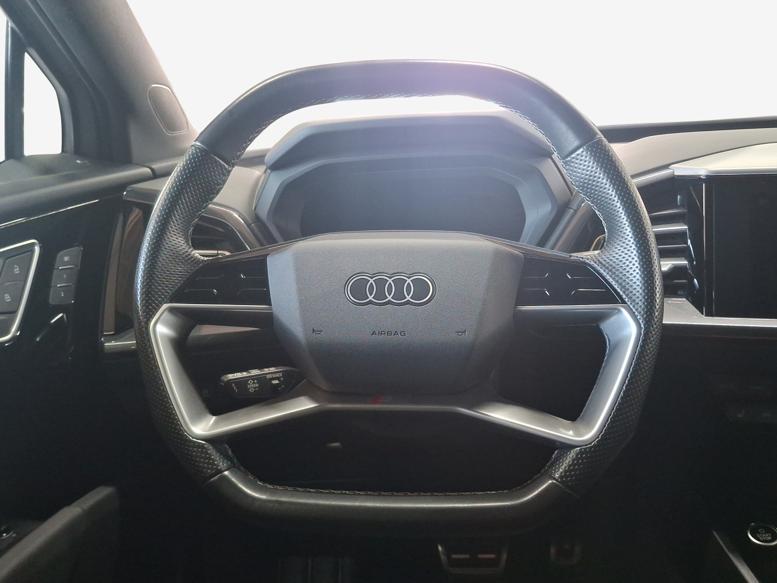 AUDI Q4 e-tron 50 quattro-image-10