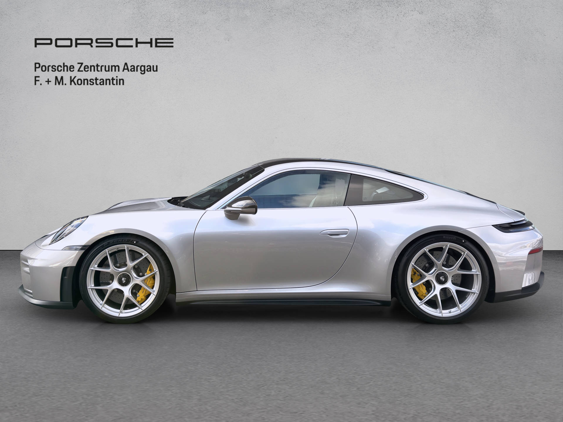PORSCHE 911 GT3 mit Touring-Paket-image-2