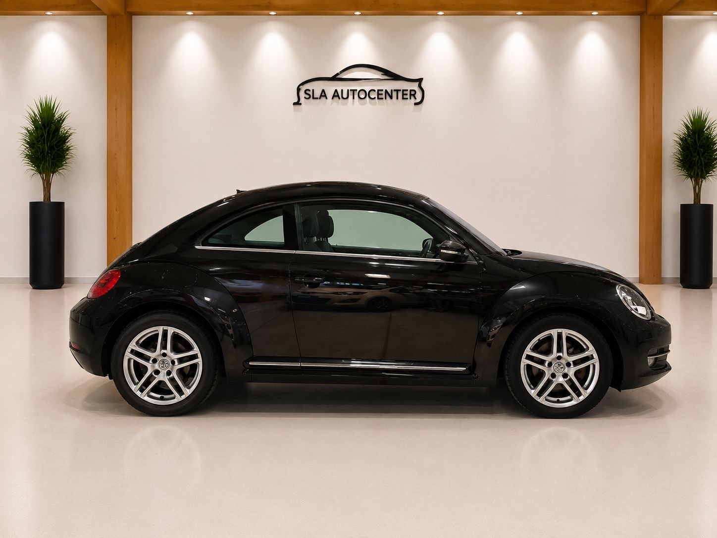 VW Beetle 2.0 TSI Sport DSG-image-4