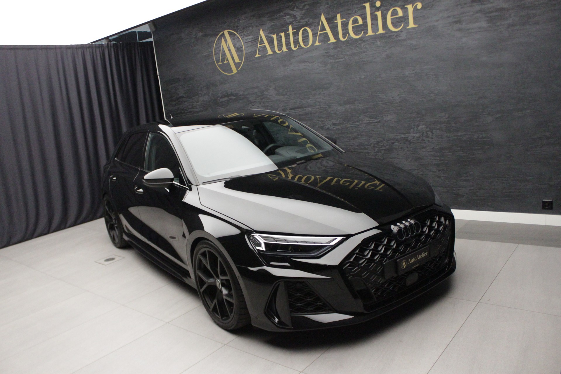 AUDI RS3 Sportback 2.5 TSI quattro S-tronic-image-1