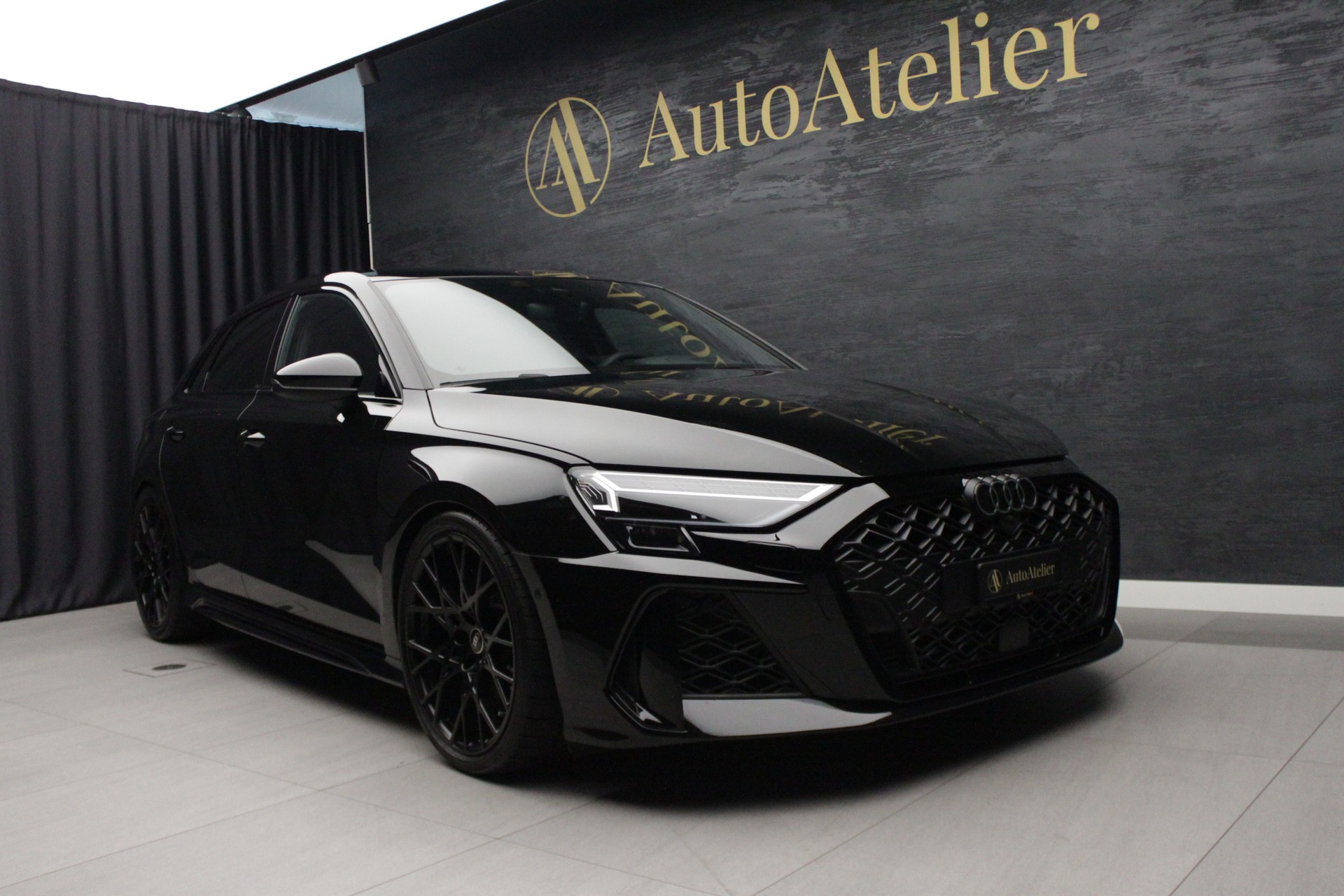AUDI RS3 Sportback 2.5 TSI quattro S-tronic-showroom-element-1