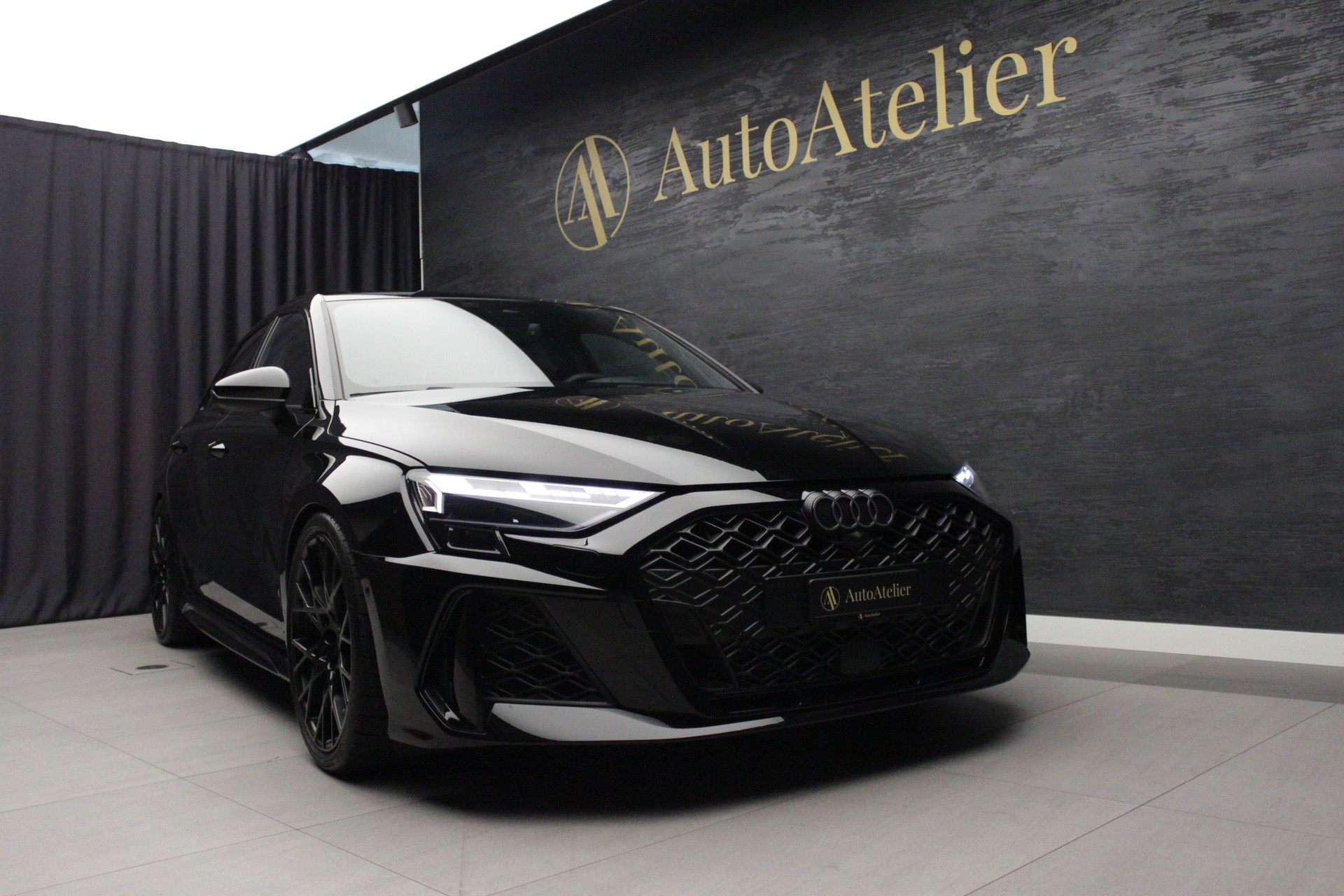 AUDI RS3 Sportback 2.5 TSI quattro S-tronic-showroom-element-2