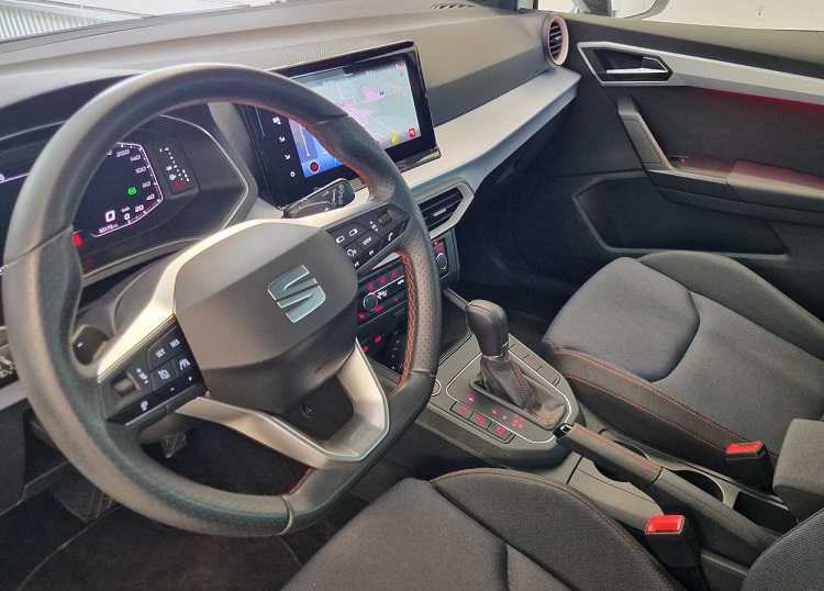 SEAT Ibiza 1.0 EcoTSI Hola FR DSG-image-12