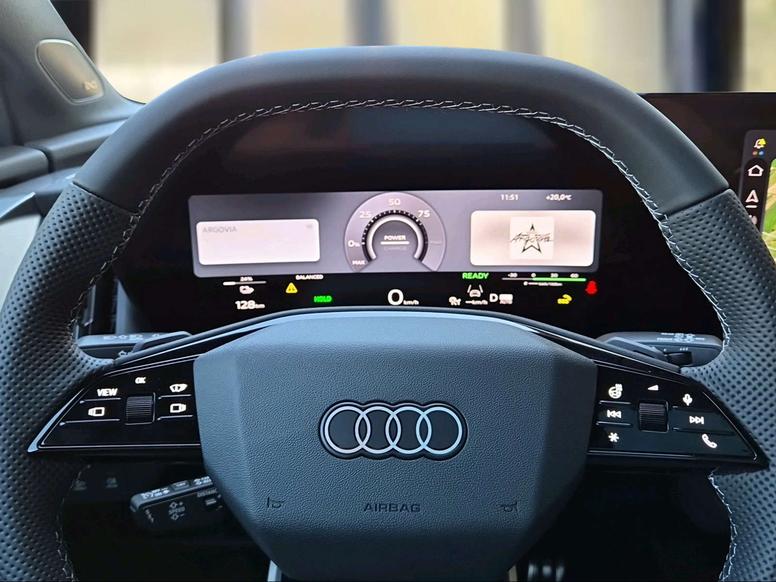 AUDI Q4 e-tron SUV quattro performance Mythosschwarz Metallic-image-10