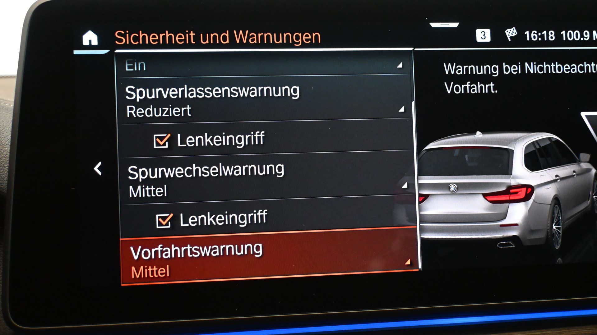 BMW 520d xDrive 48V Touring Luxury Steptronic-image-12