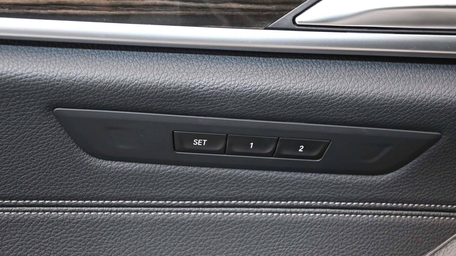 BMW 520d xDrive 48V Touring Luxury Steptronic-image-10