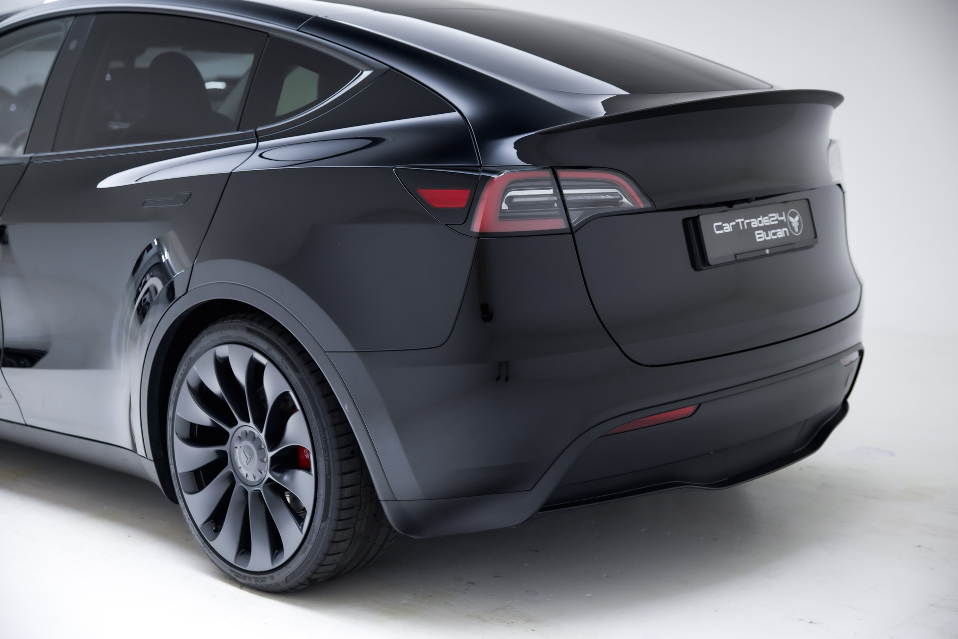 TESLA Model Y Long Range-image-16