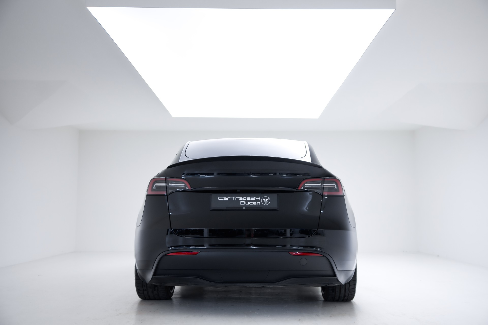 TESLA Model Y Long Range-image-8