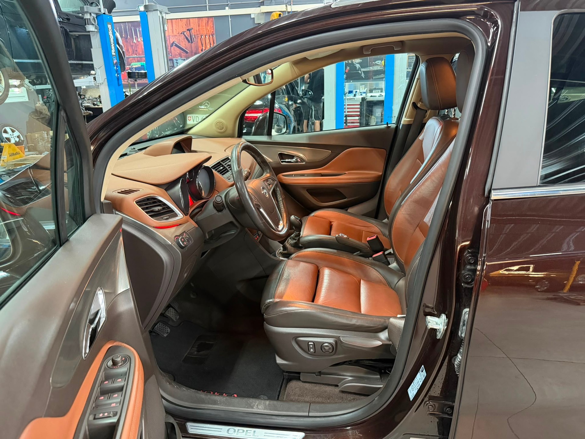 OPEL Mokka 1.4i 16V Turbo Cosmo 4WD-image-8