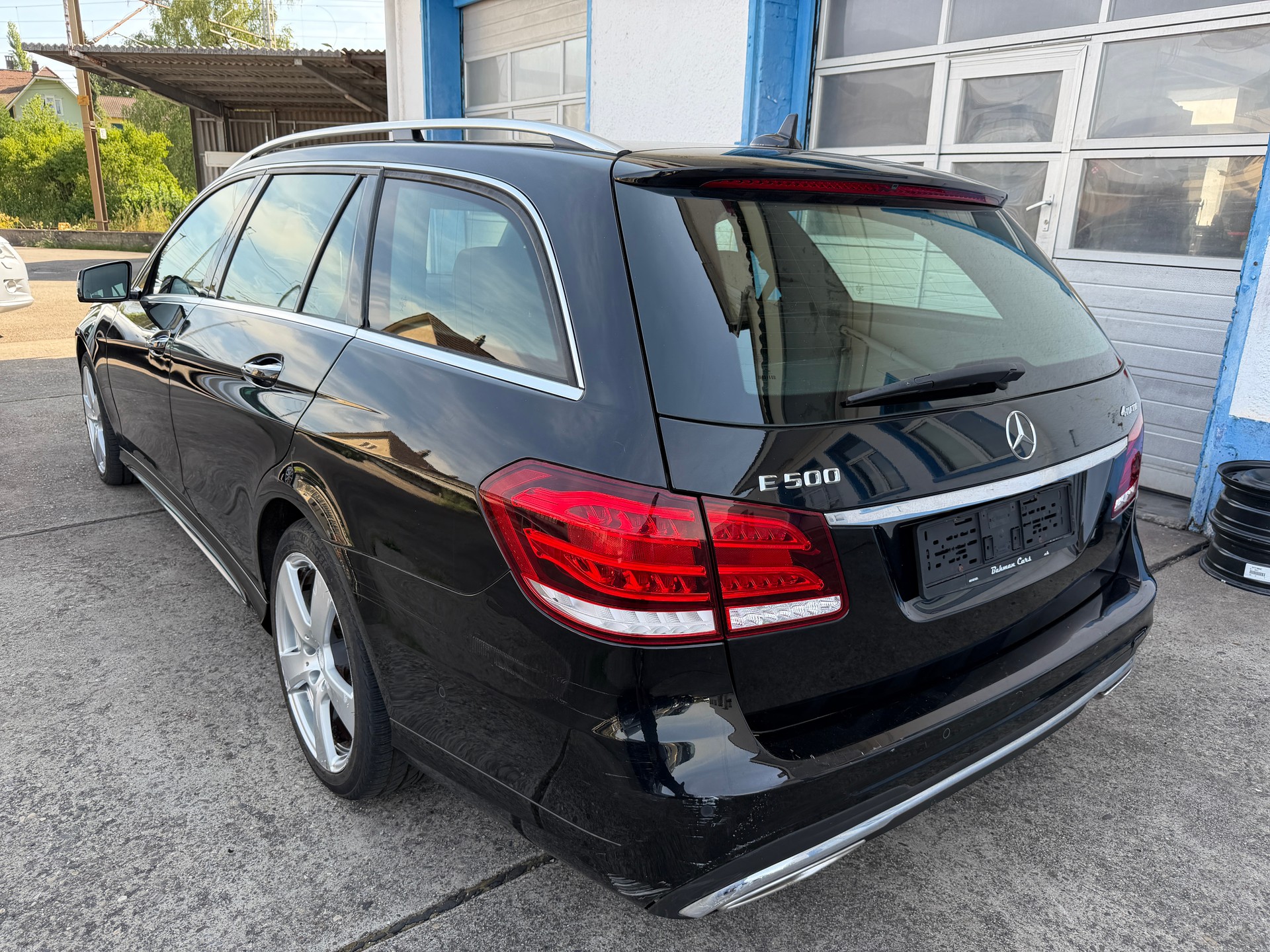 MERCEDES-BENZ E 500 Avantgarde 4Matic 7G-Tronic-image-3