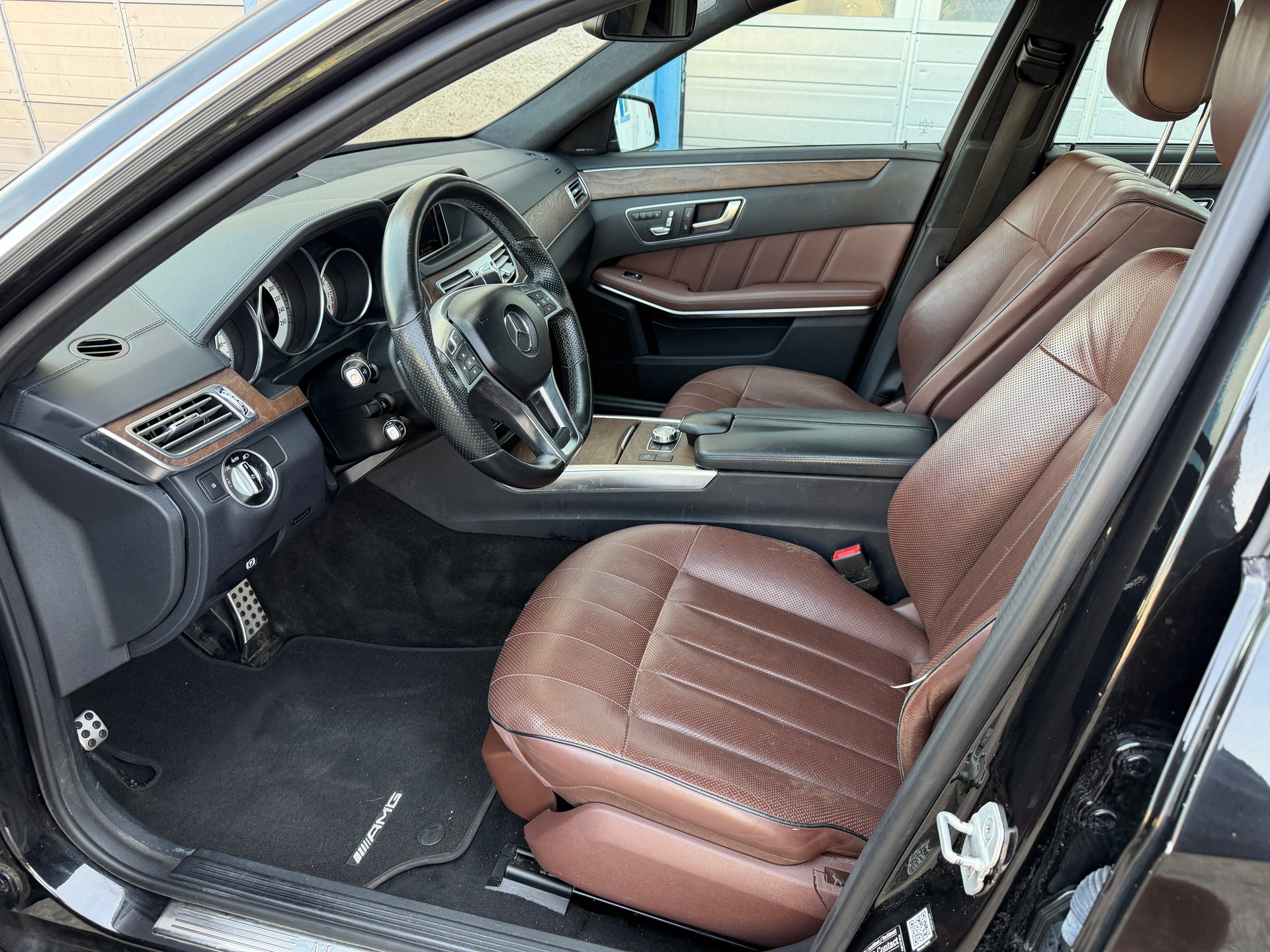 MERCEDES-BENZ E 500 Avantgarde 4Matic 7G-Tronic-image-7