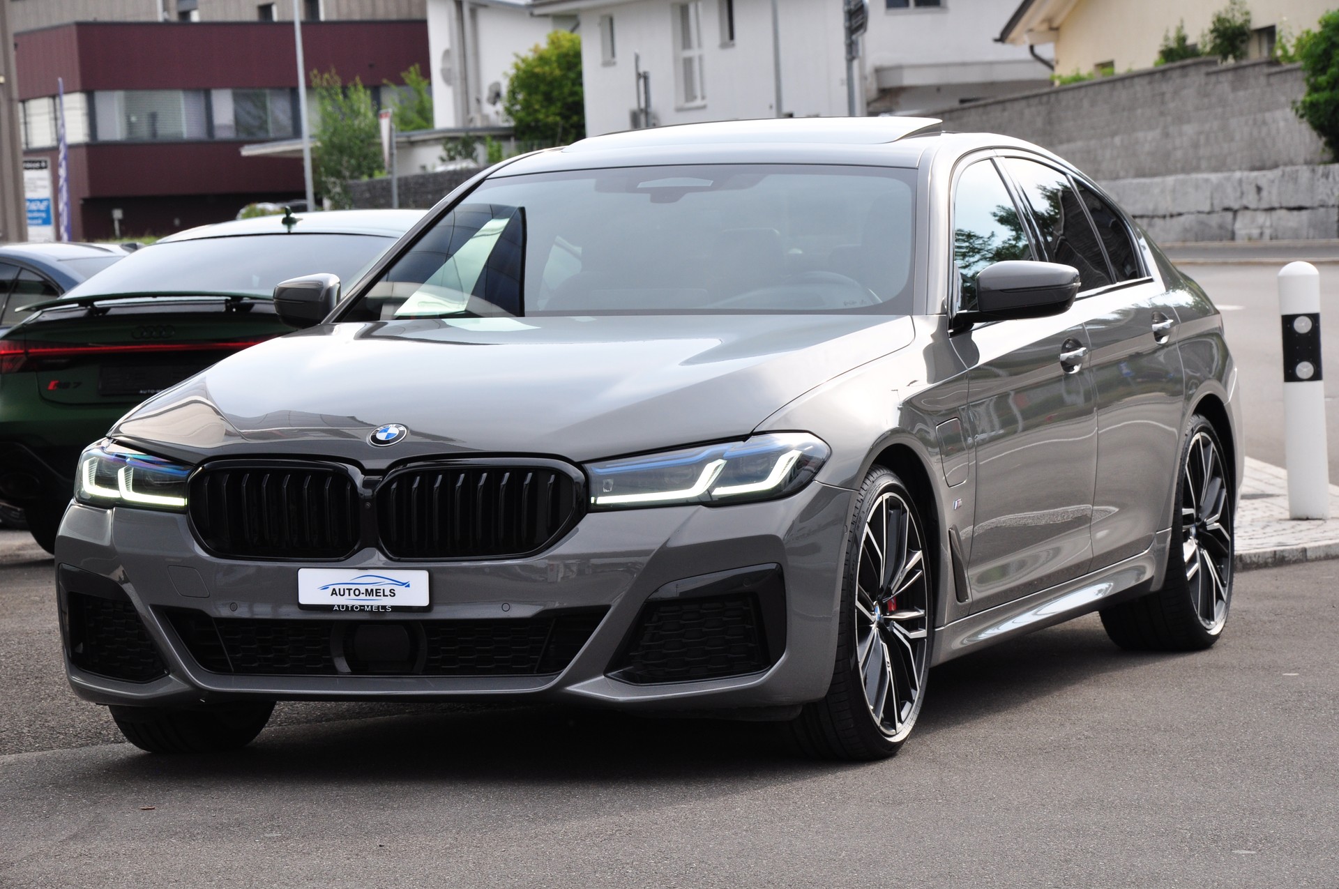 BMW 545e xDrive M Sport Steptronic-image-14