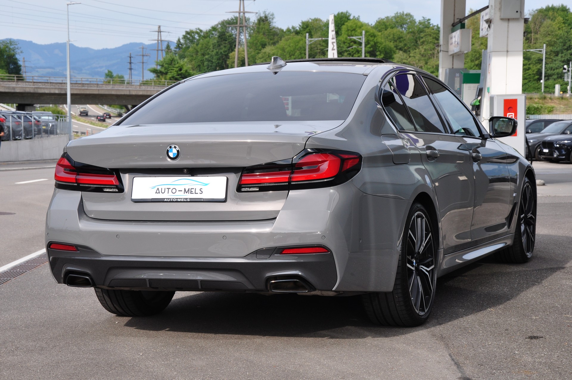 BMW 545e xDrive M Sport Steptronic-image-8