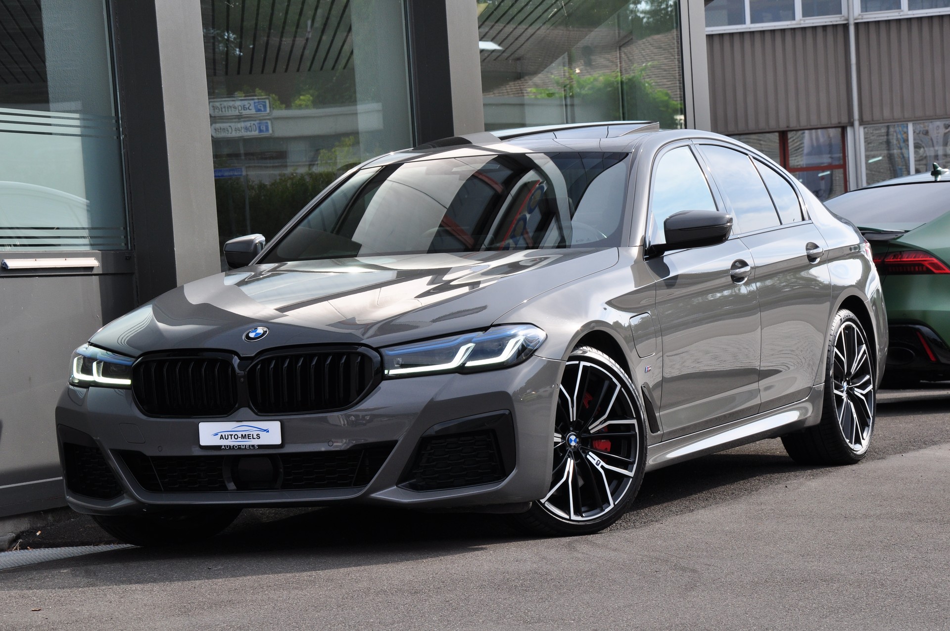 BMW 545e xDrive M Sport Steptronic-showroom-element-2