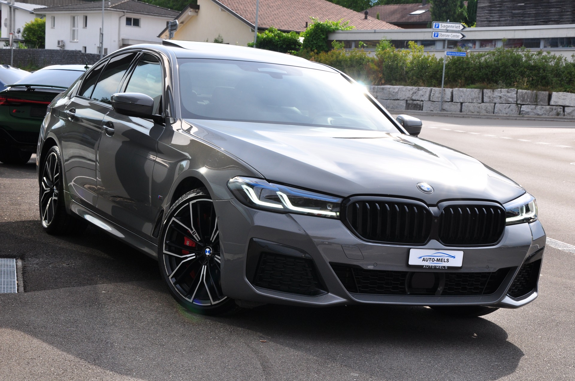 BMW 545e xDrive M Sport Steptronic-image-12