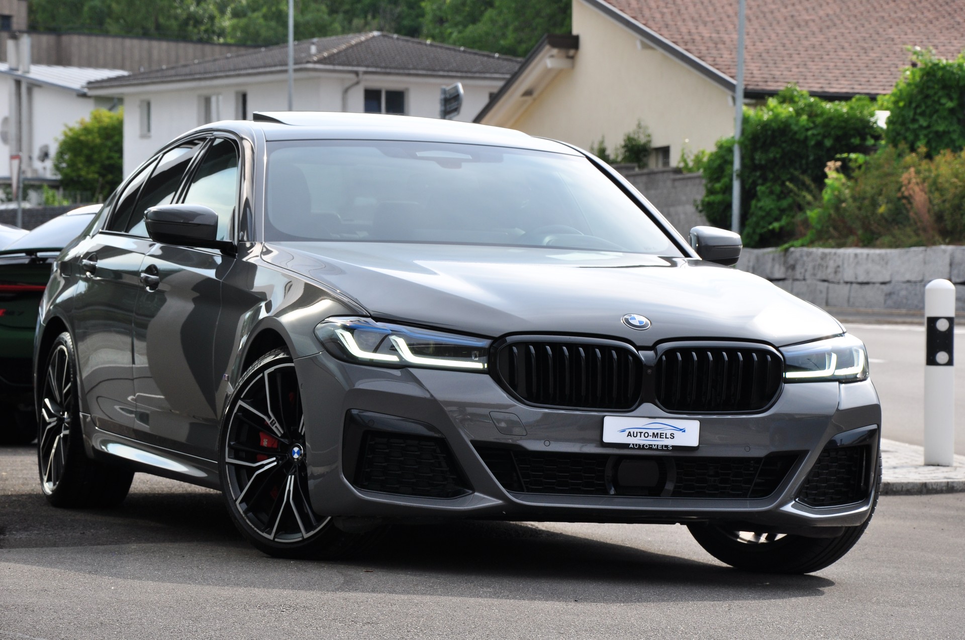 BMW 545e xDrive M Sport Steptronic-image-10