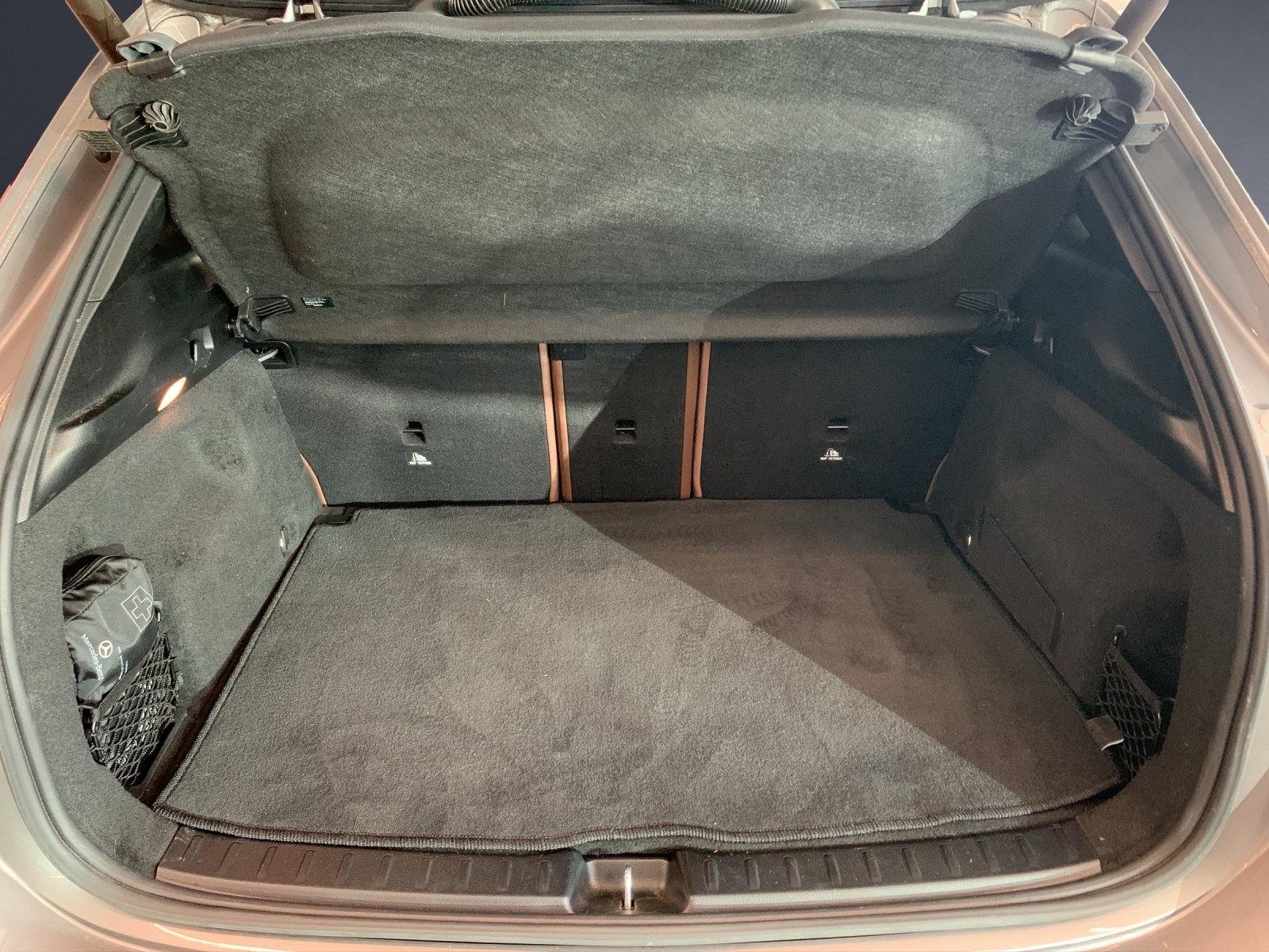 MERCEDES-BENZ GLA 250 Progressive4Matic-image-12