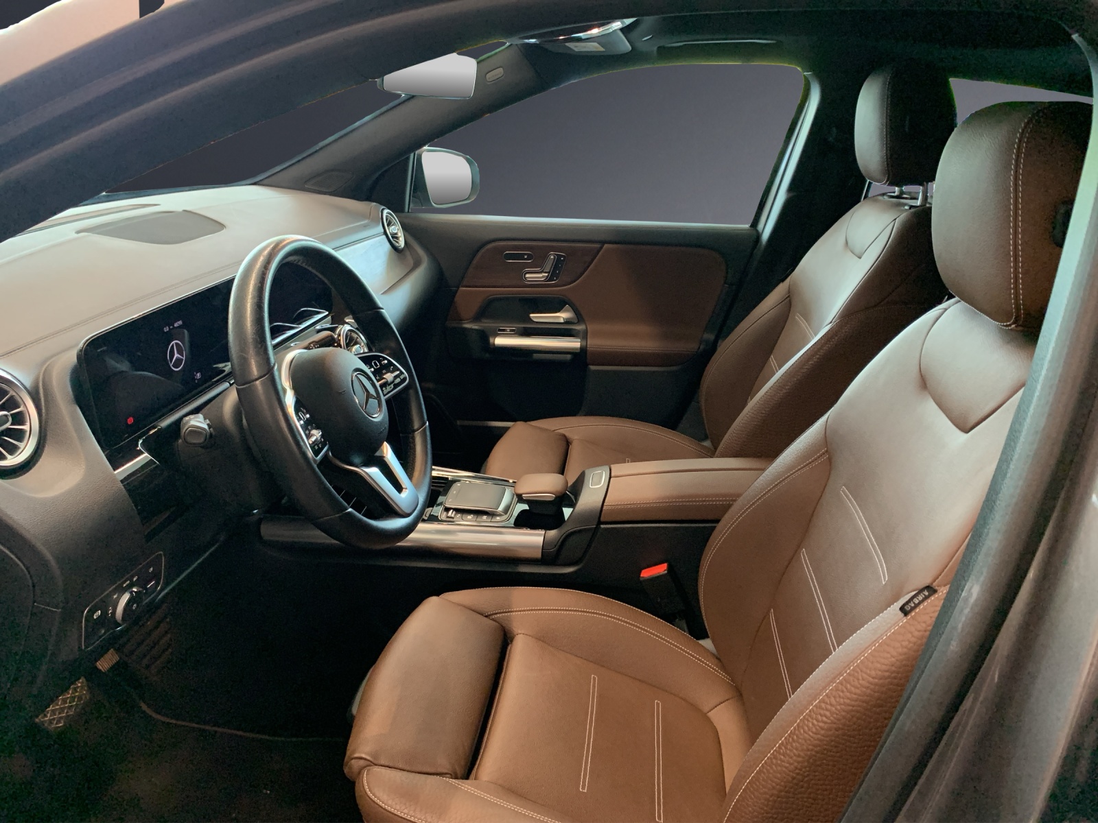 MERCEDES-BENZ GLA 250 Progressive4Matic-image-5