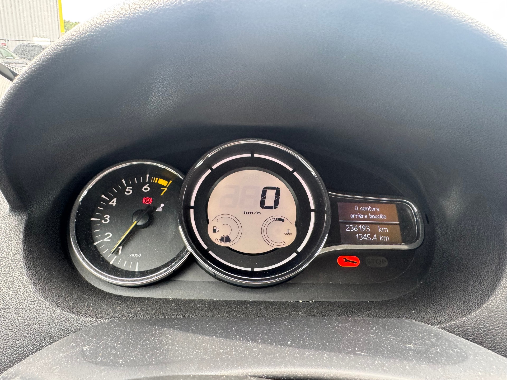 RENAULT Mégane 1.6 16V Bose-image-6