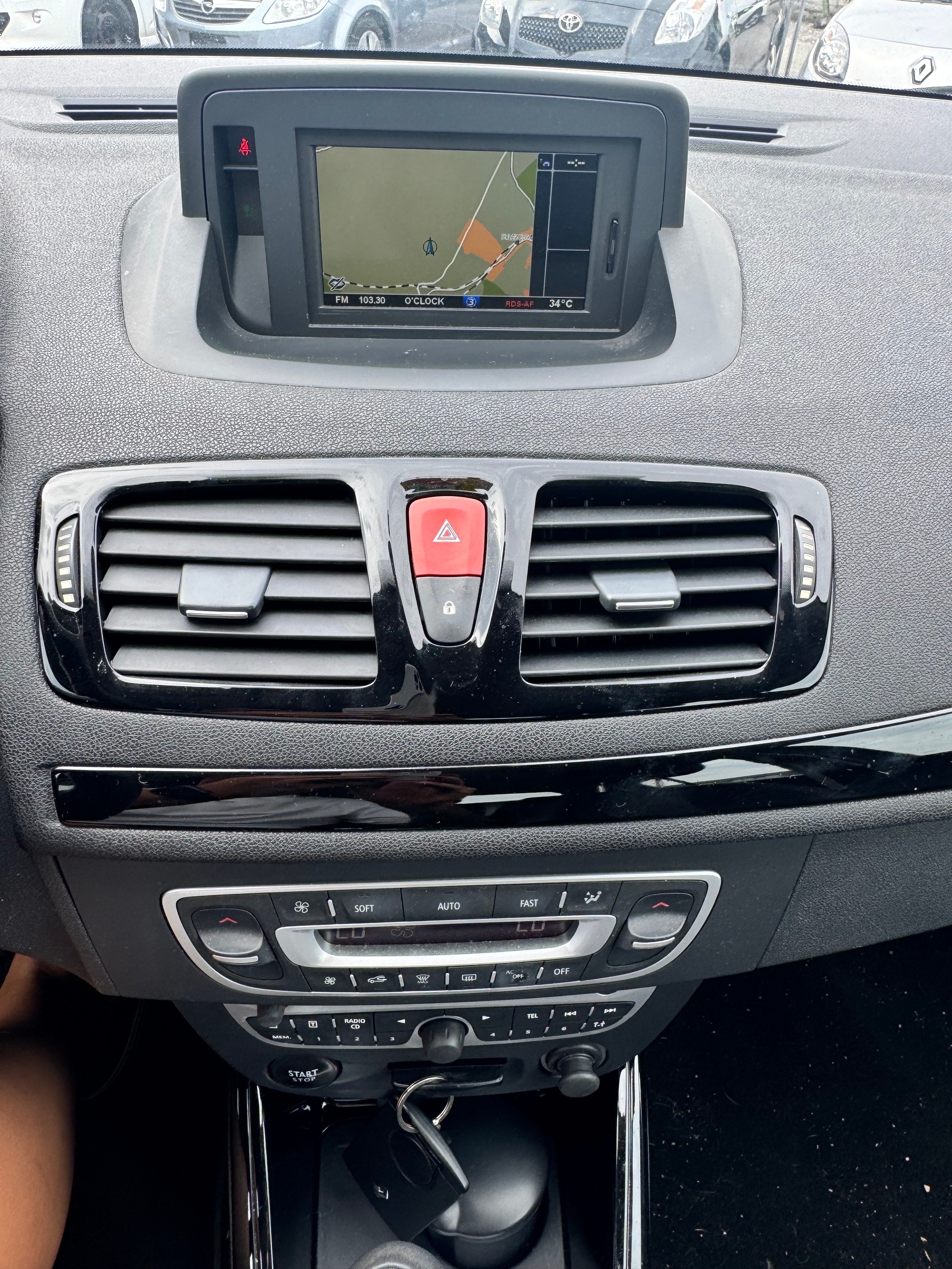 RENAULT Mégane 1.6 16V Bose-image-7