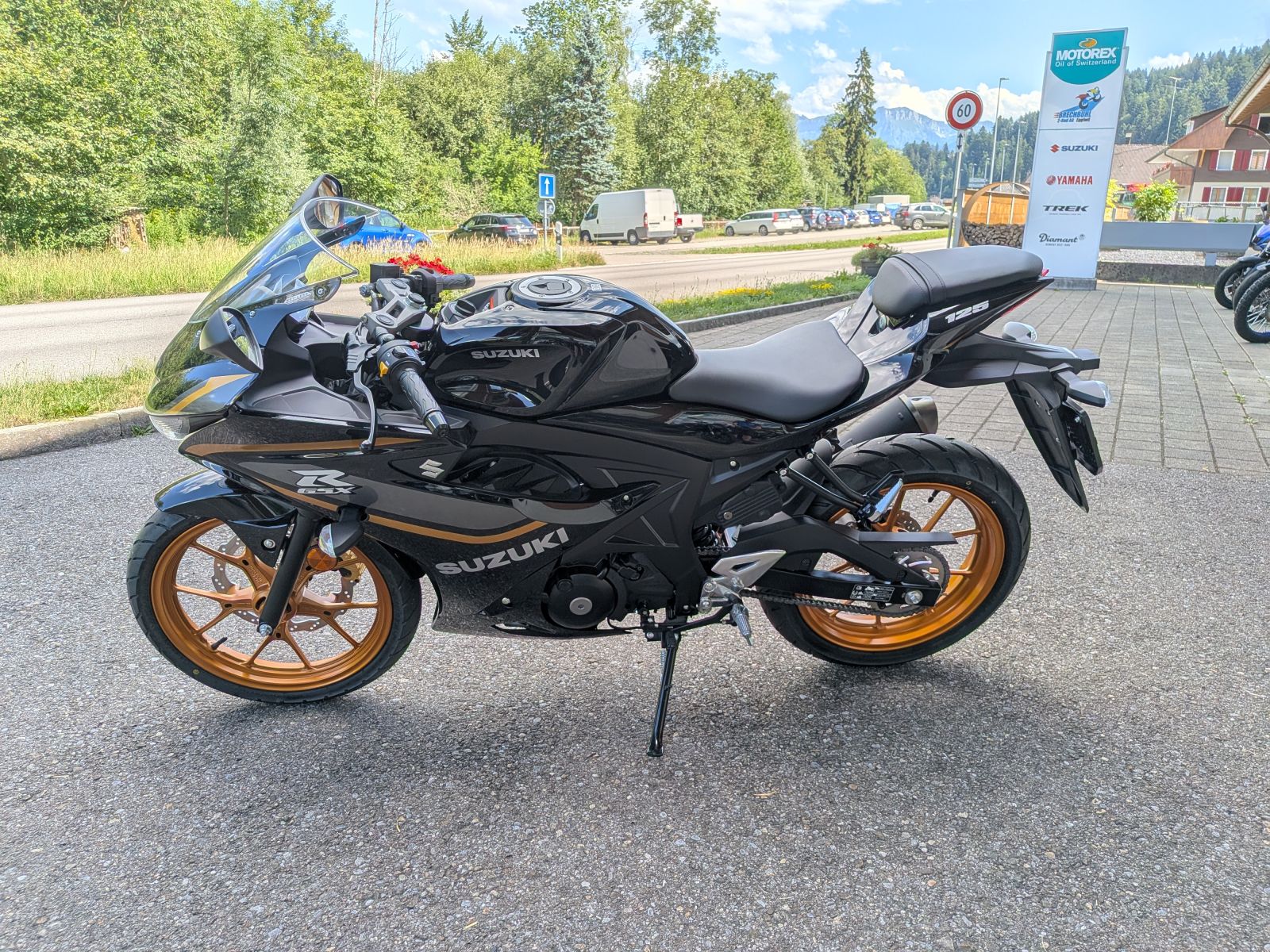 SUZUKI GSX-R 125-image-3