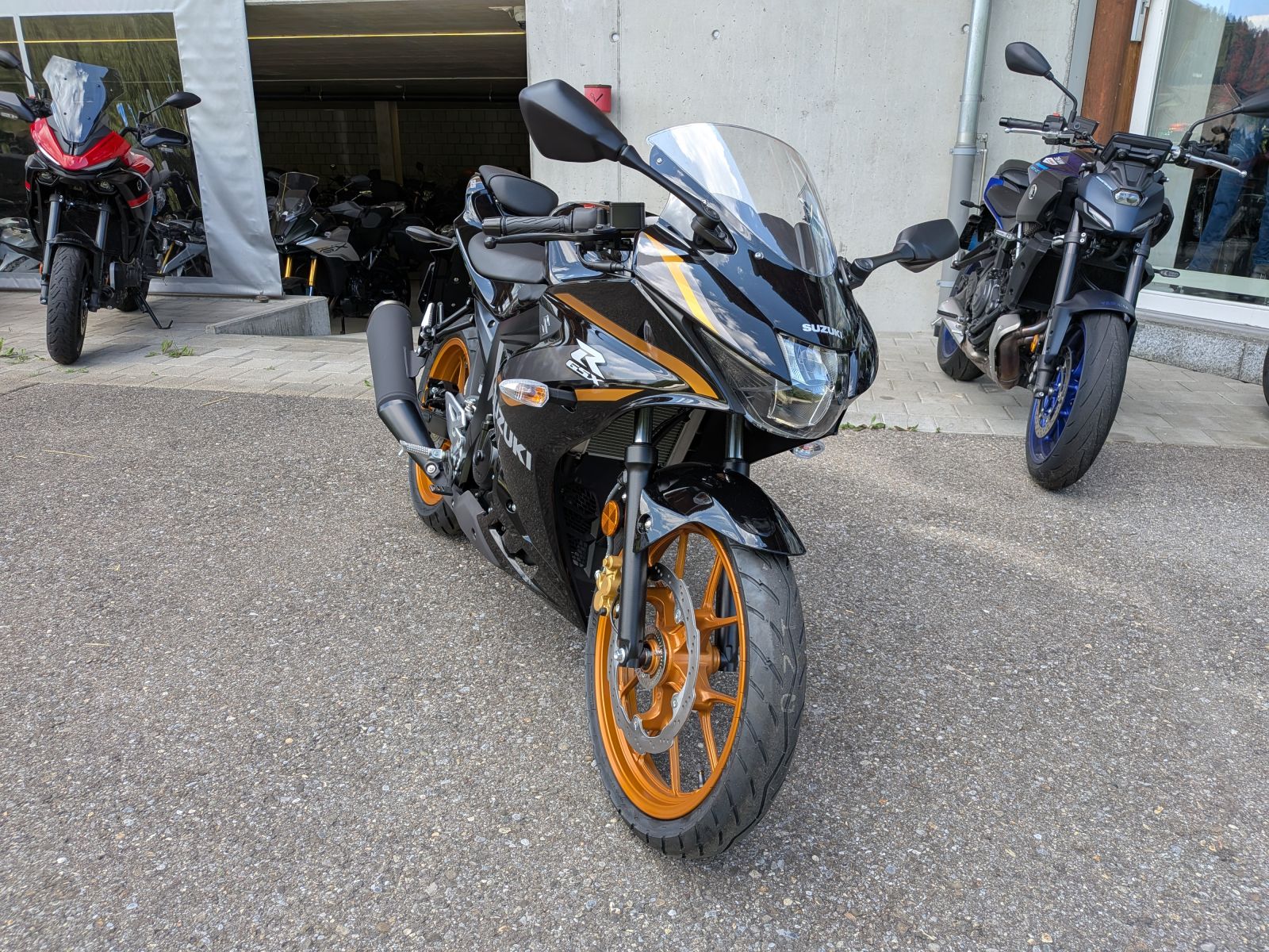 SUZUKI GSX-R 125-image-1