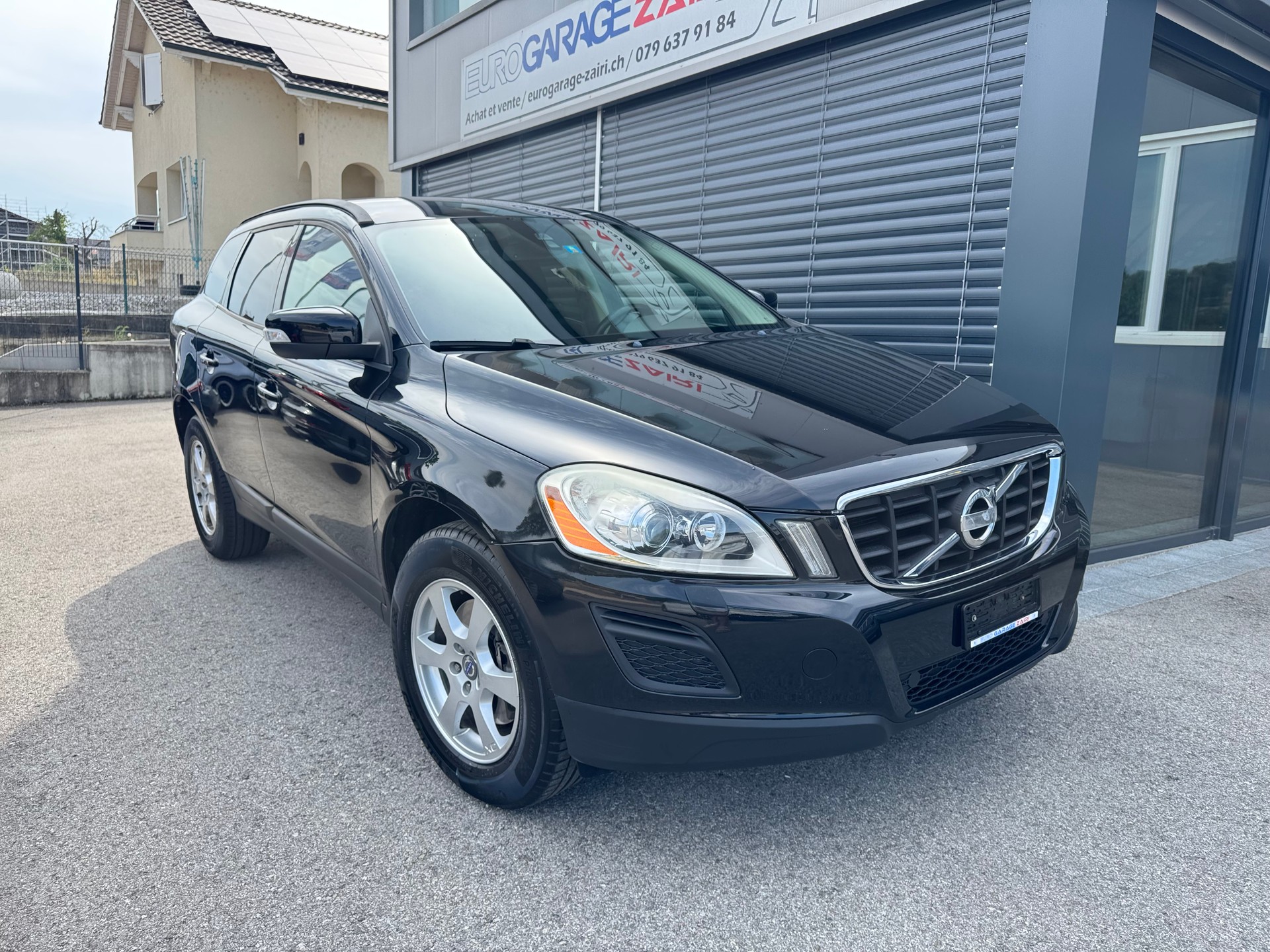 VOLVO XC60 D3 AWD Kinetic Geartronic-image-0