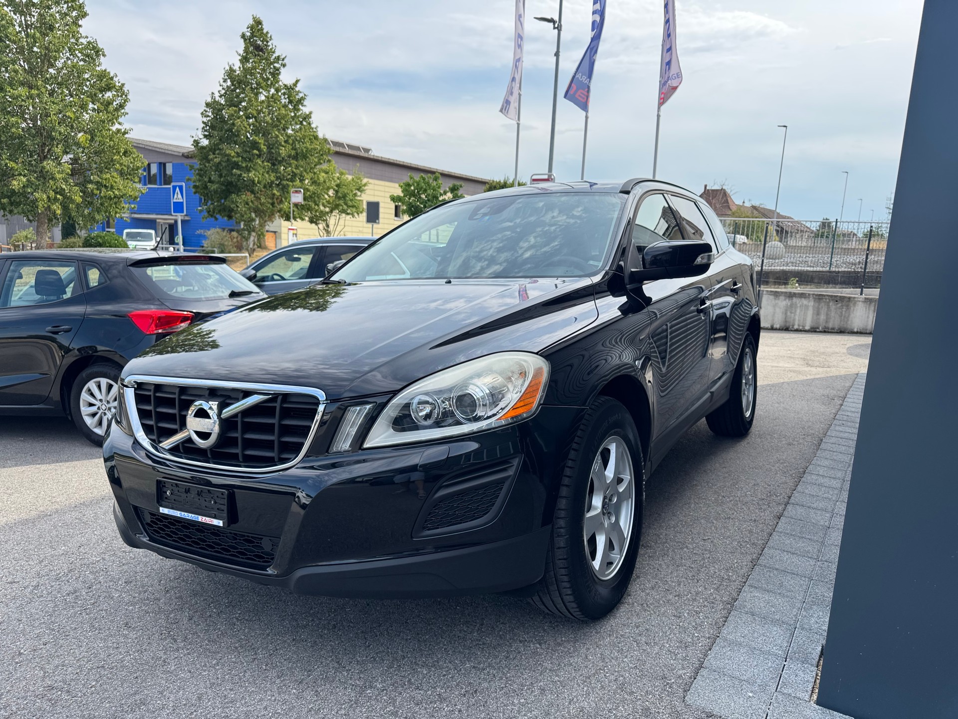 VOLVO XC60 D3 AWD Kinetic Geartronic-image-1