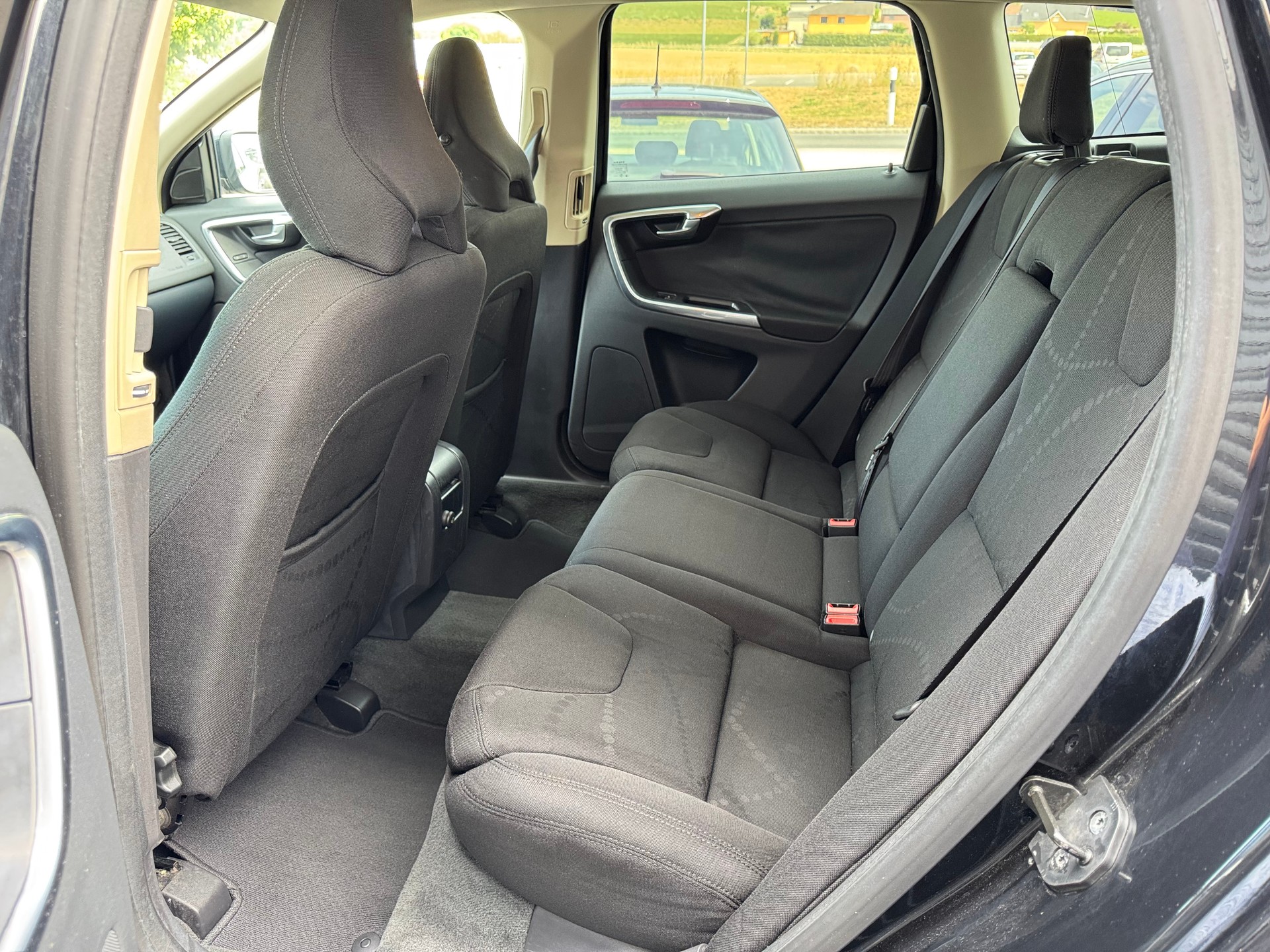 VOLVO XC60 D3 AWD Kinetic Geartronic-image-6