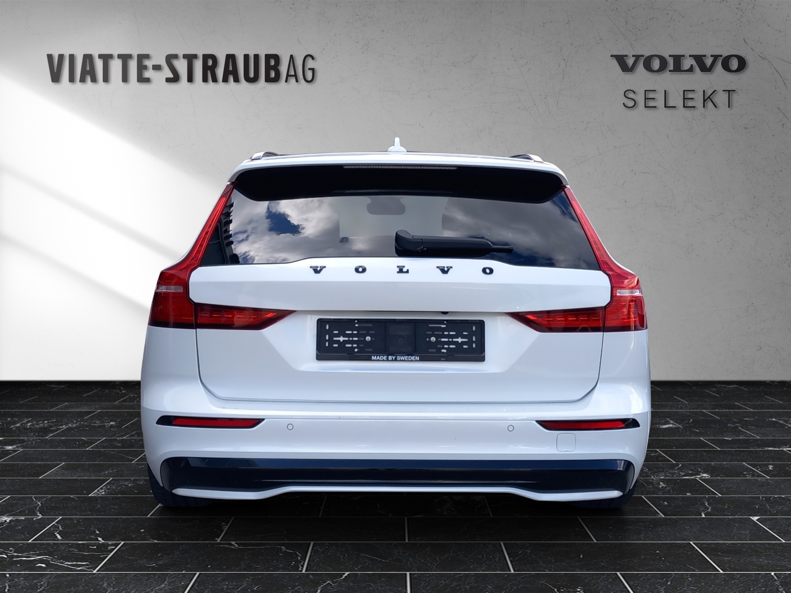 VOLVO V60 2.0 T6 TE Ultimate Dark eAWD-image-3
