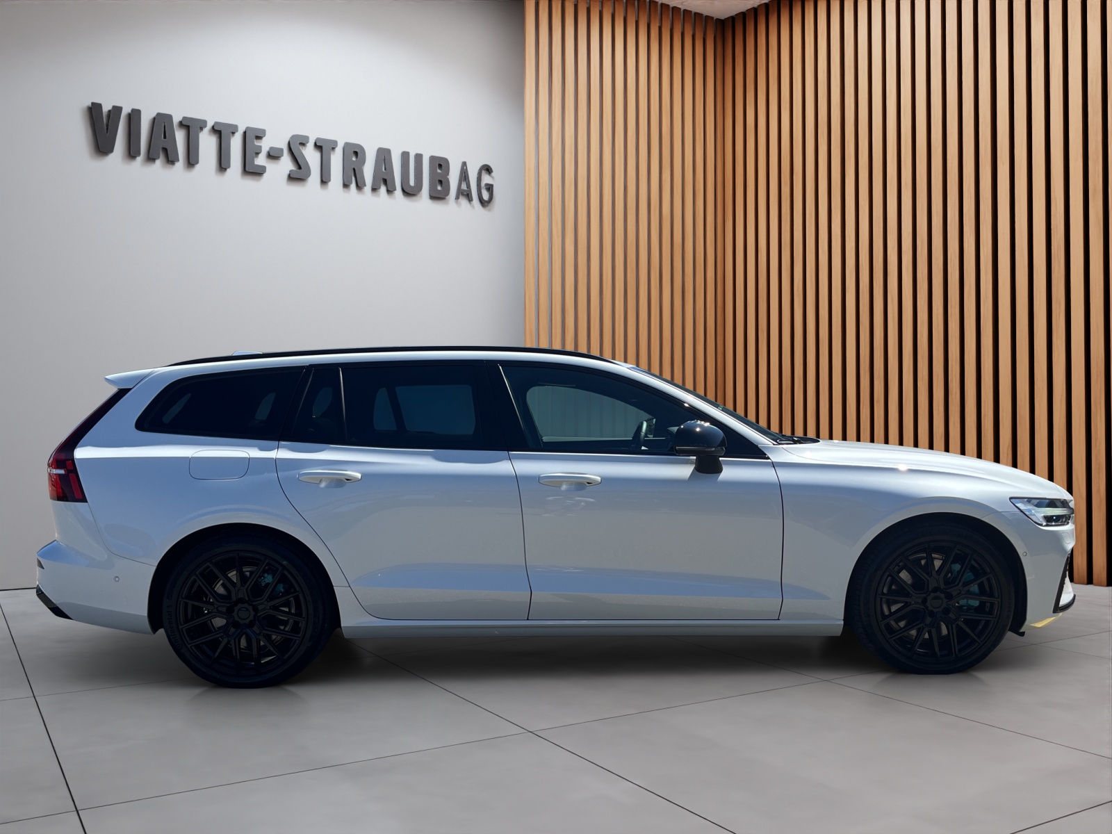 VOLVO V60 2.0 T6 TE Ultimate Dark eAWD-image-5