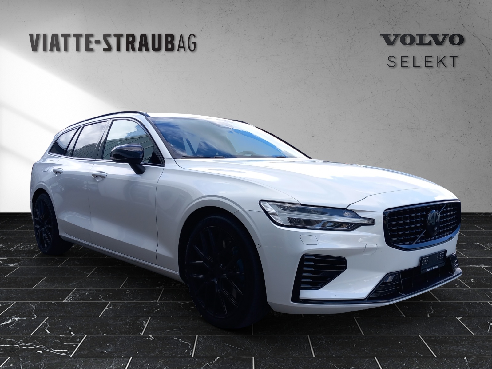 VOLVO V60 2.0 T6 TE Ultimate Dark eAWD-image-6